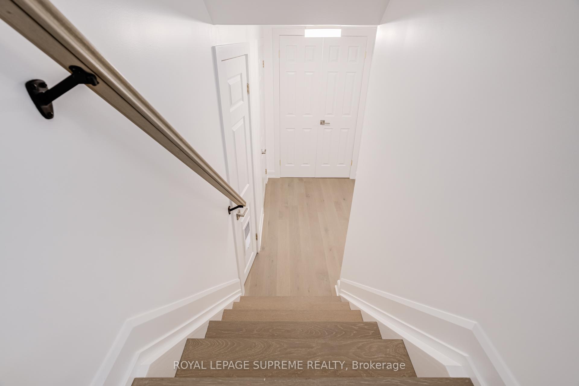 21 Featherwood Place Lower