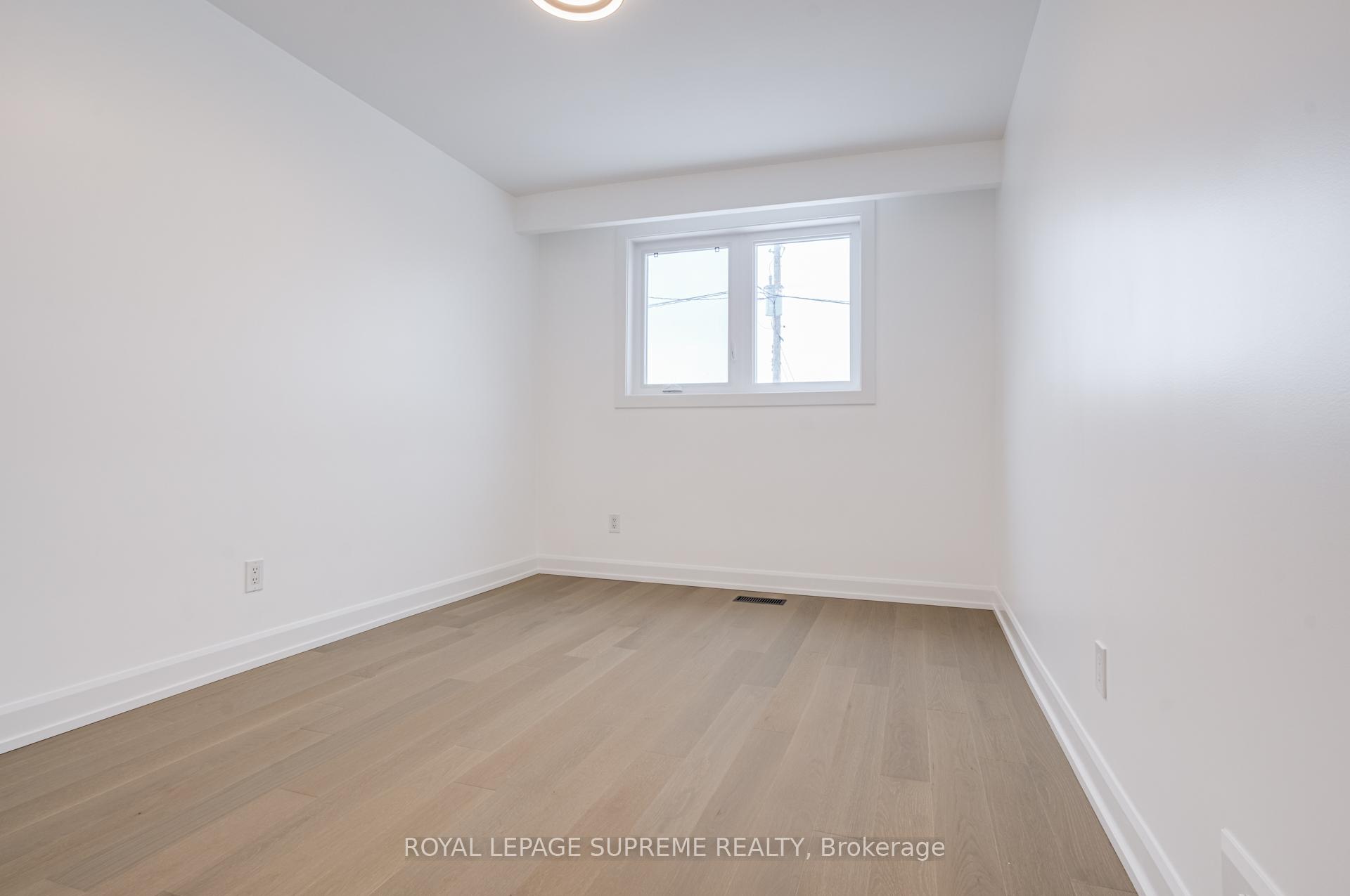 21 Featherwood Place Lower