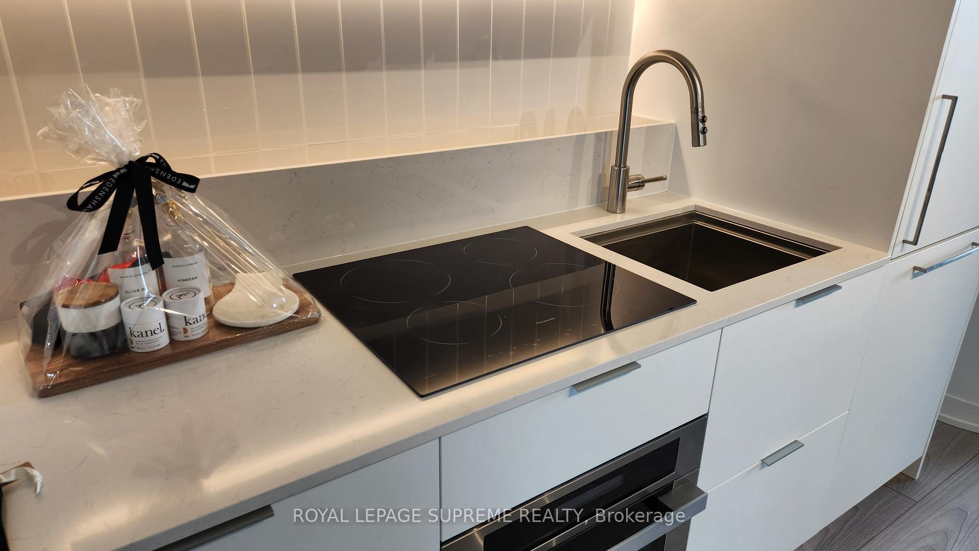 1 Fairview Road E 418