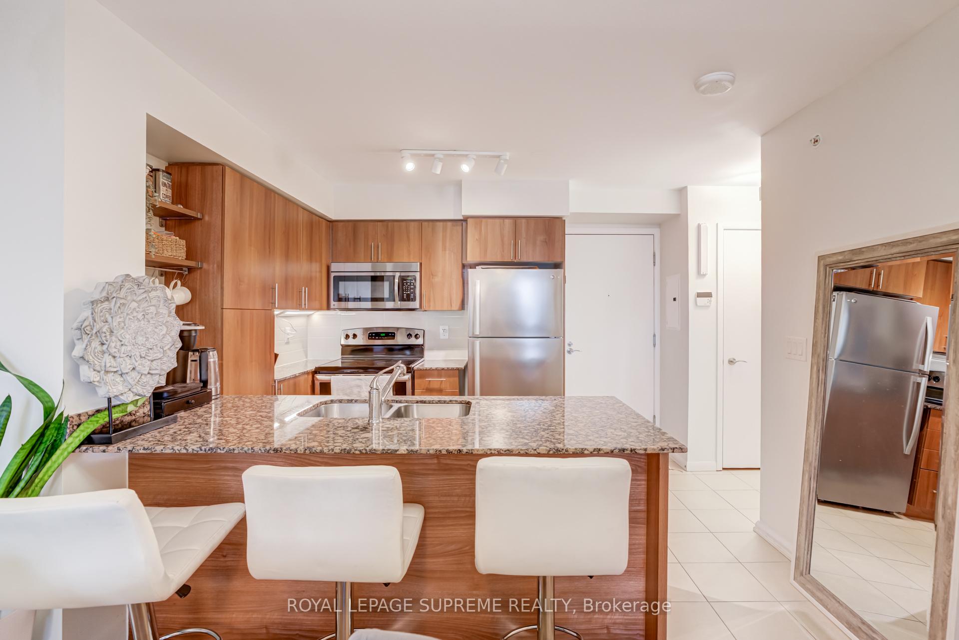 830 W Lawrence Avenue W 307