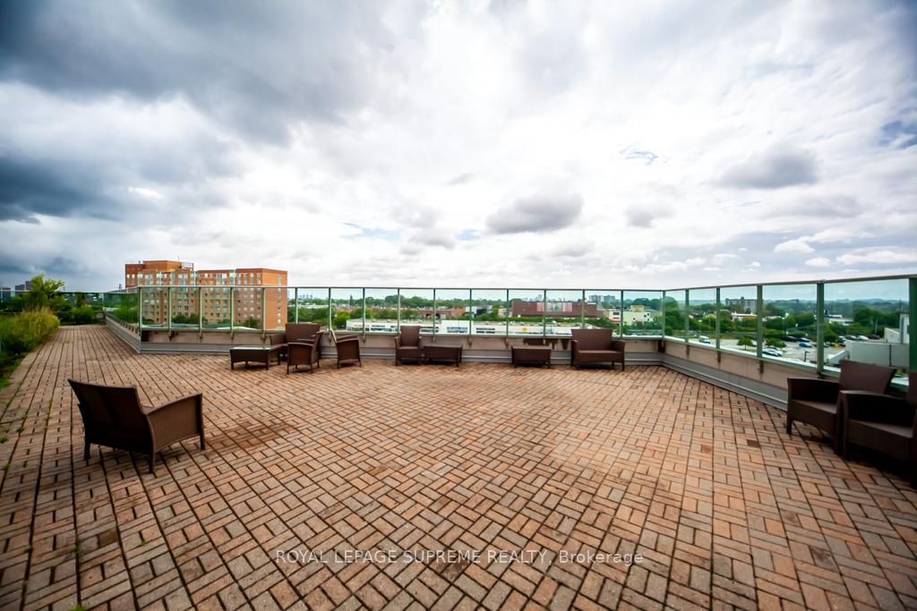 1600 Keele Street 202