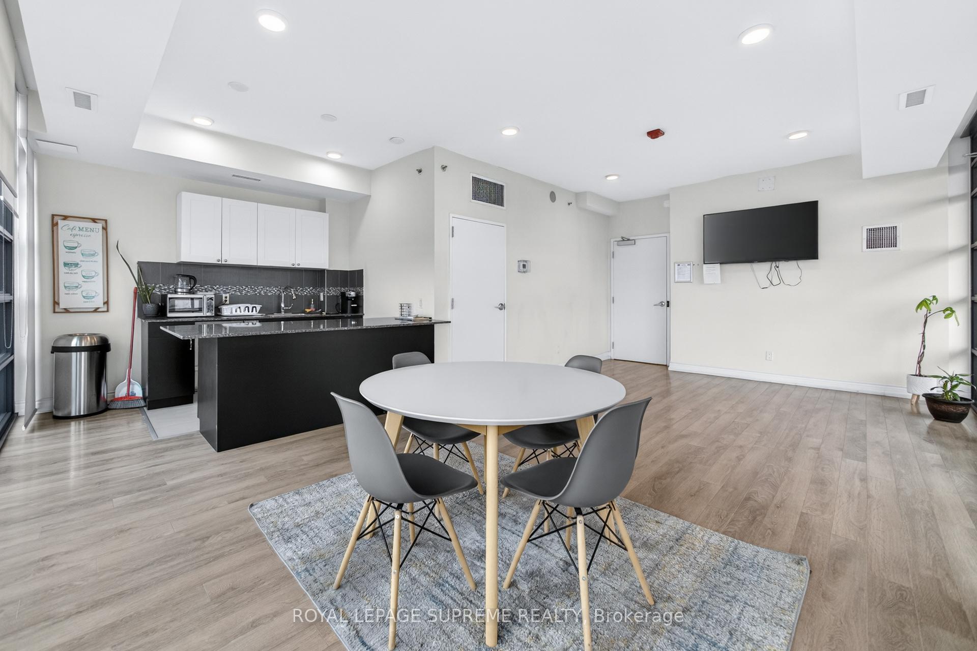 2522 Keele Street 714