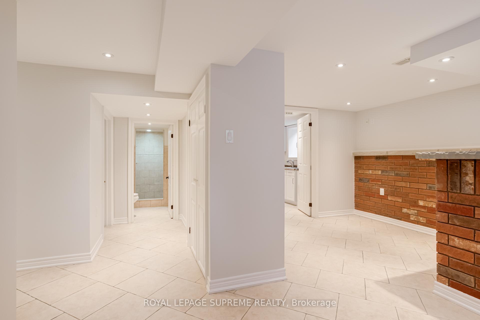 18 Fairweather Road