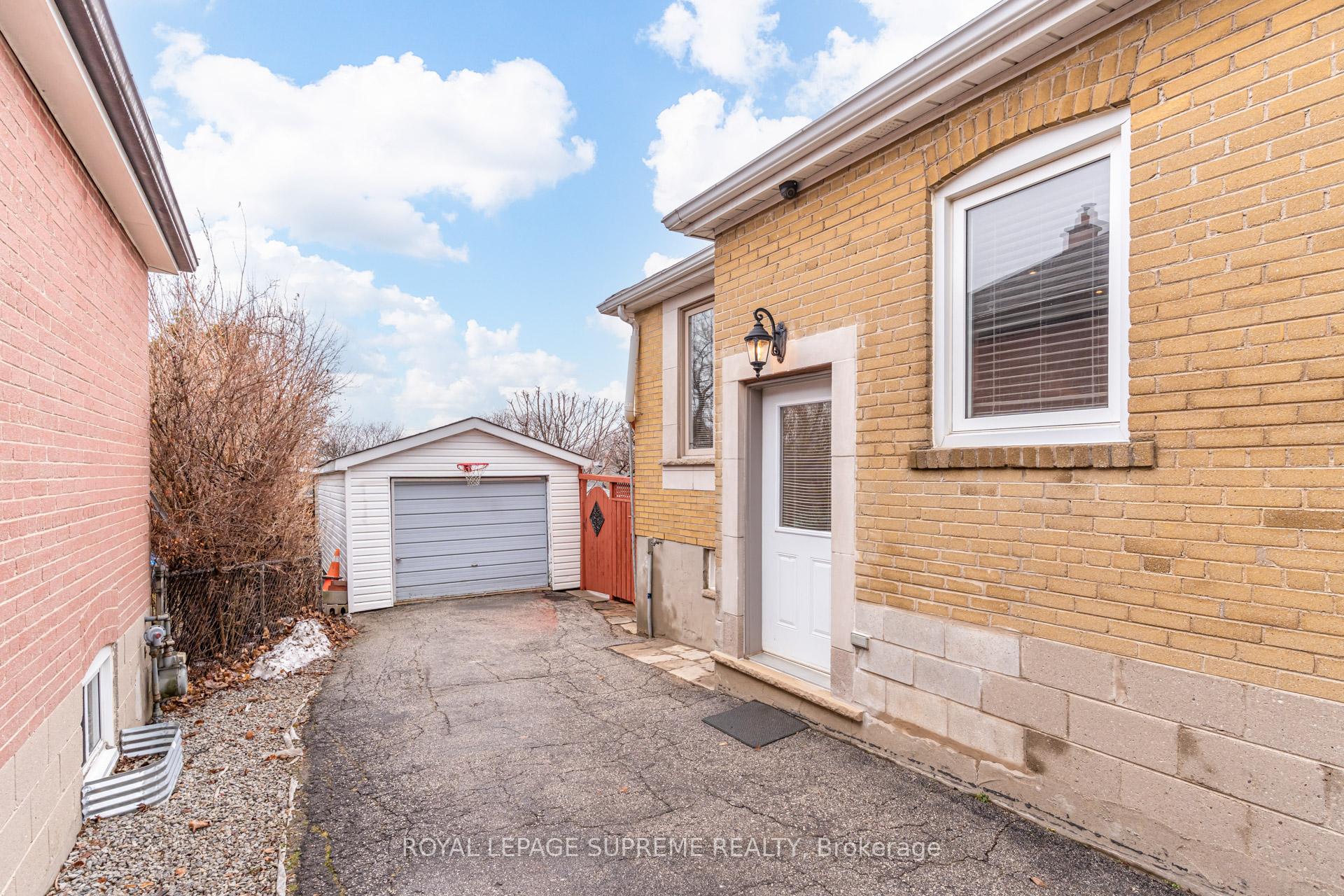18 Fairweather Road