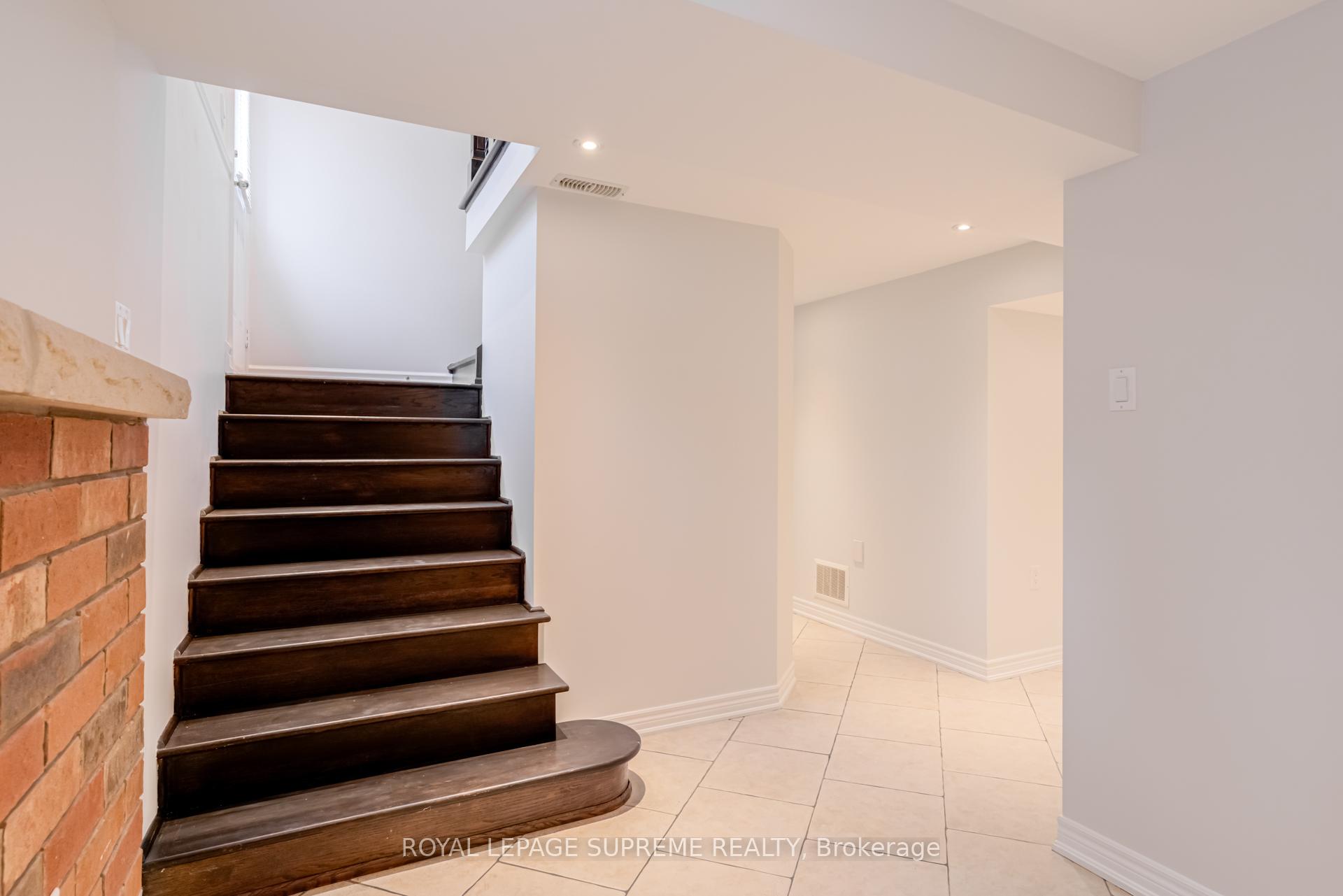 18 Fairweather Road