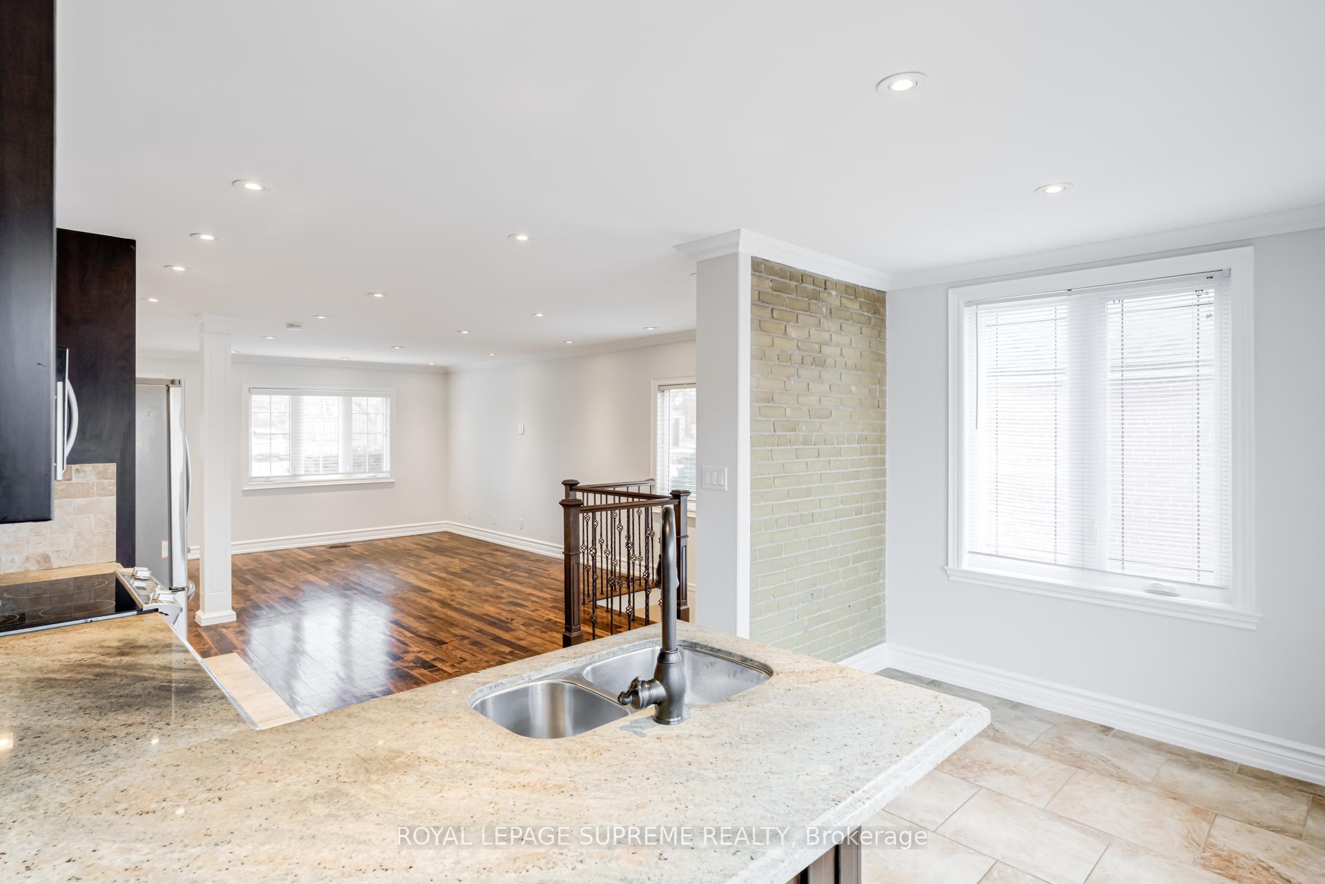 18 Fairweather Road