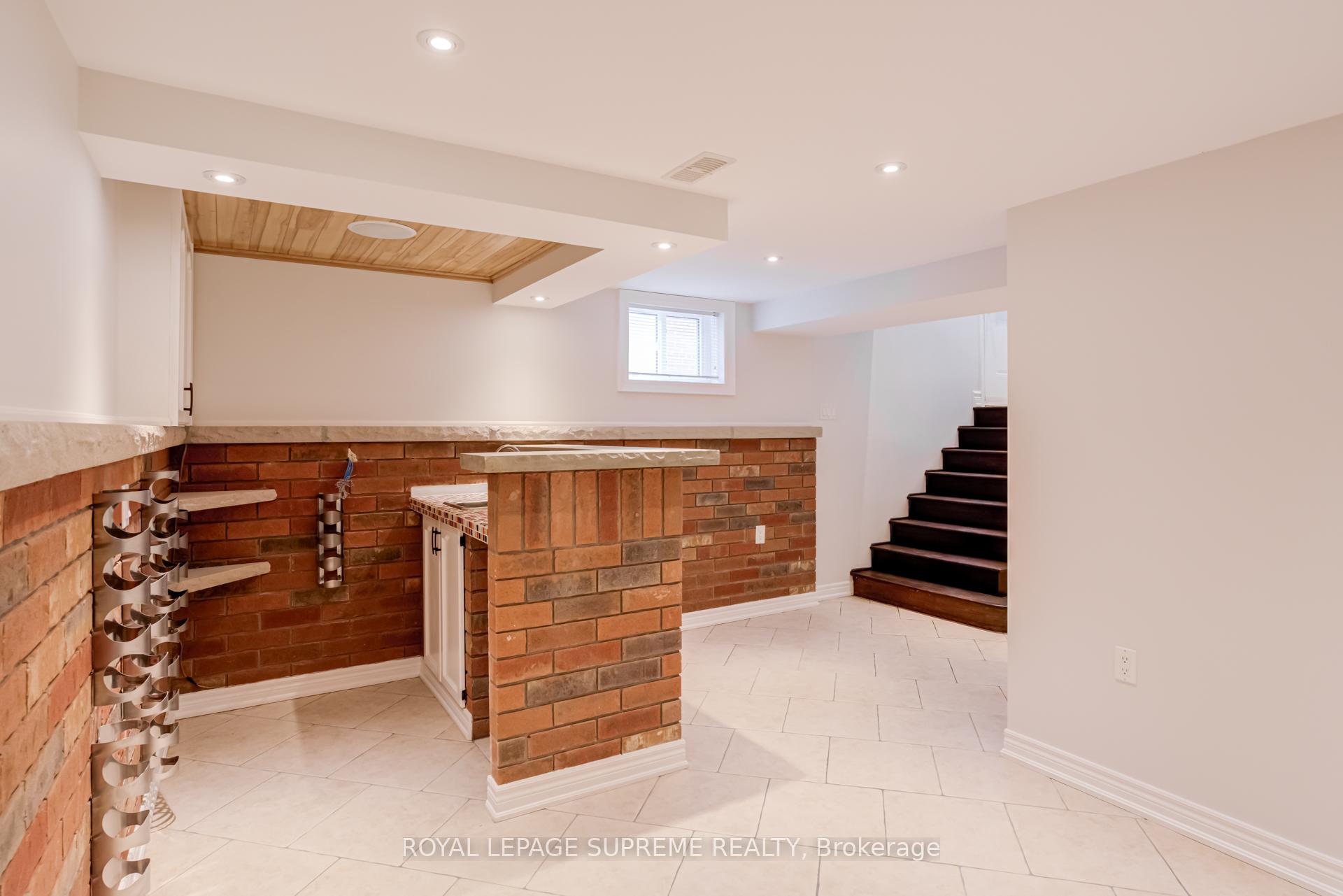 18 Fairweather Road