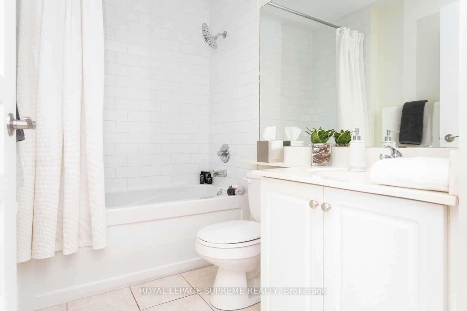 220 Burnhamthorpe Road W 302