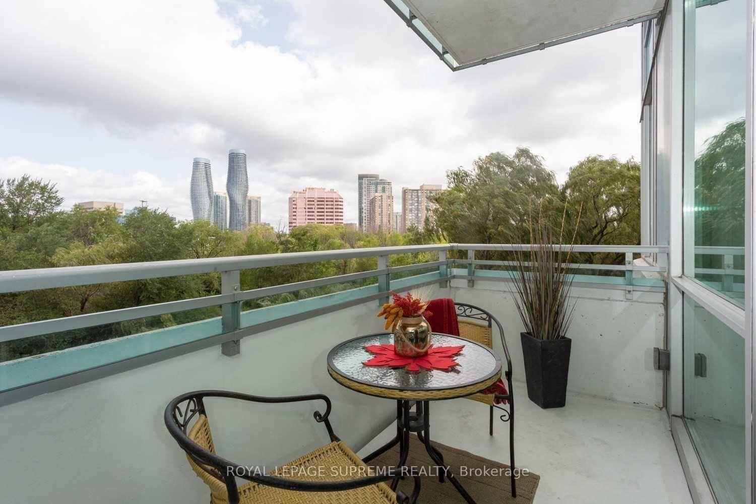 220 Burnhamthorpe Road W 302