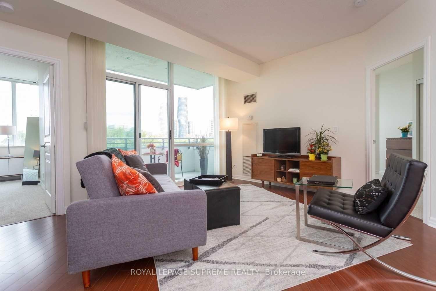 220 Burnhamthorpe Road W 302