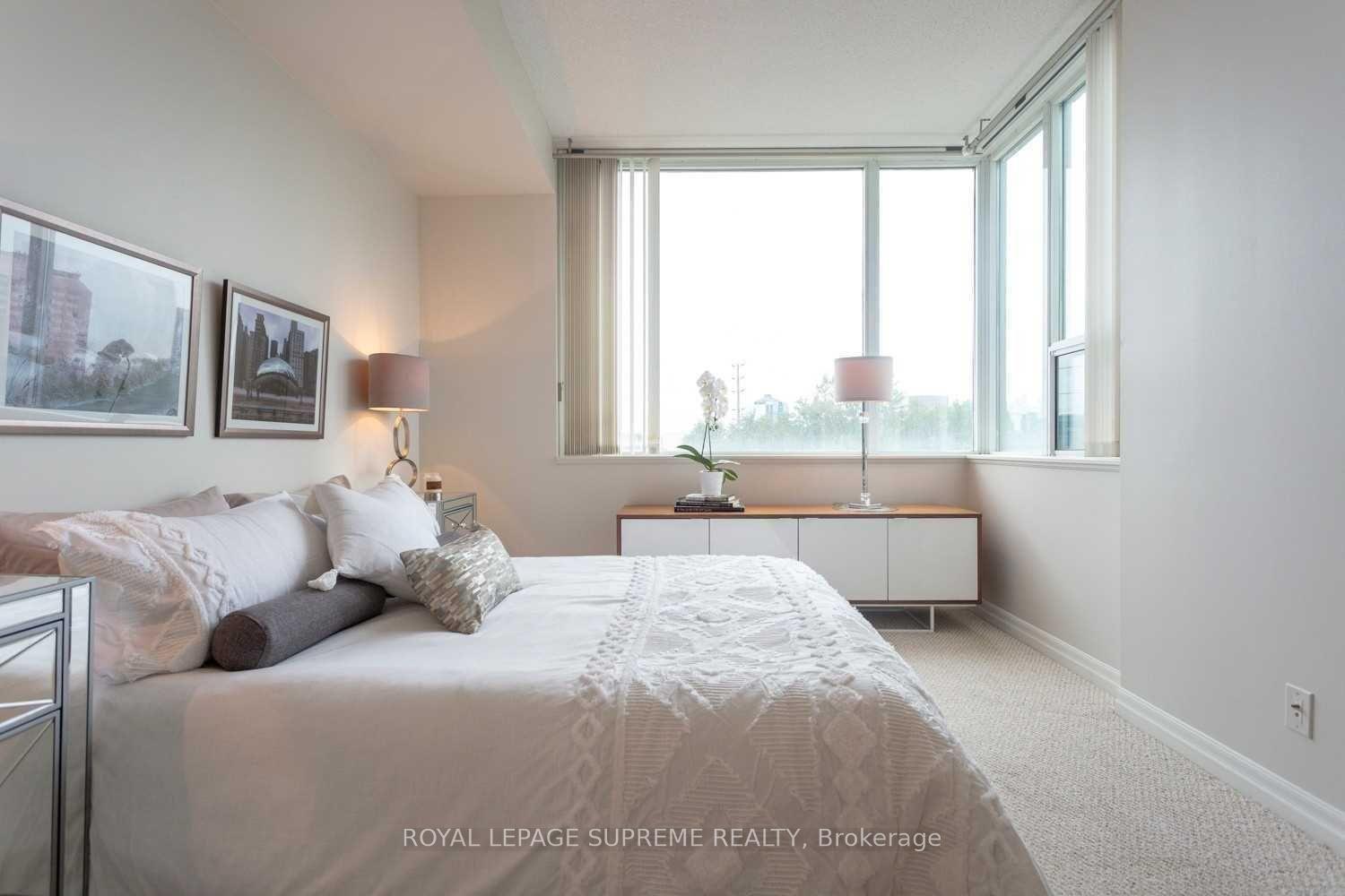 220 Burnhamthorpe Road W 302