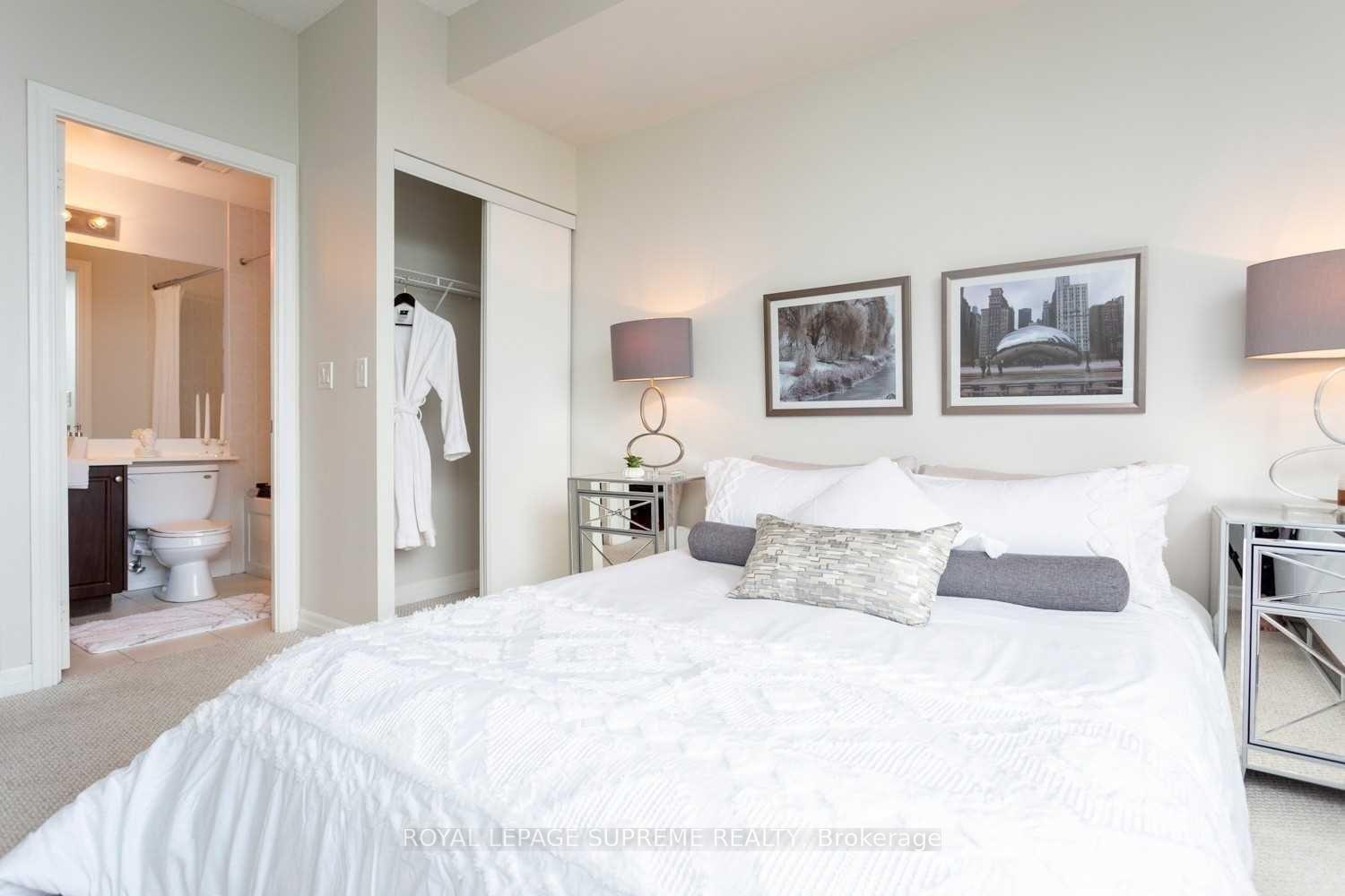 220 Burnhamthorpe Road W 302