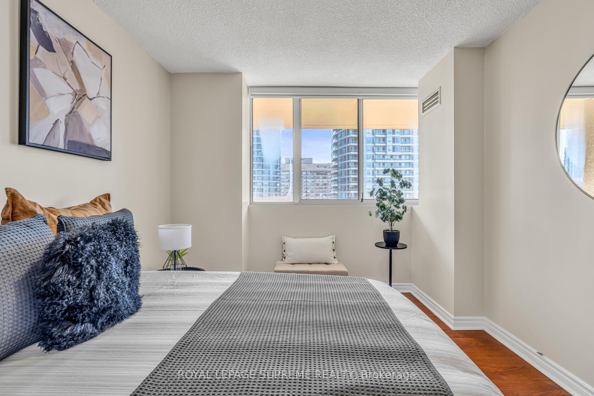 3590 Kaneff Crescent 1907