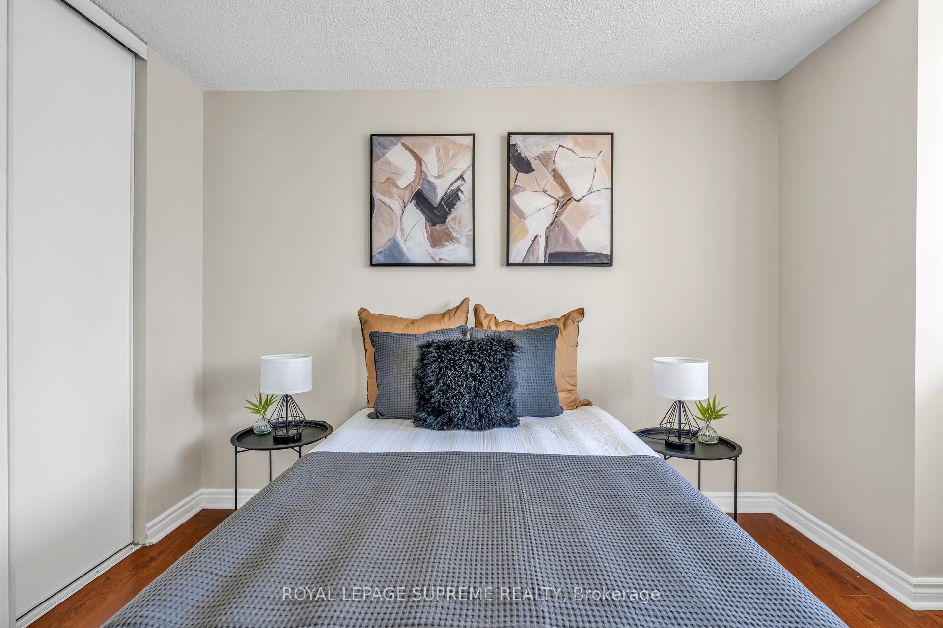 3590 Kaneff Crescent 1907