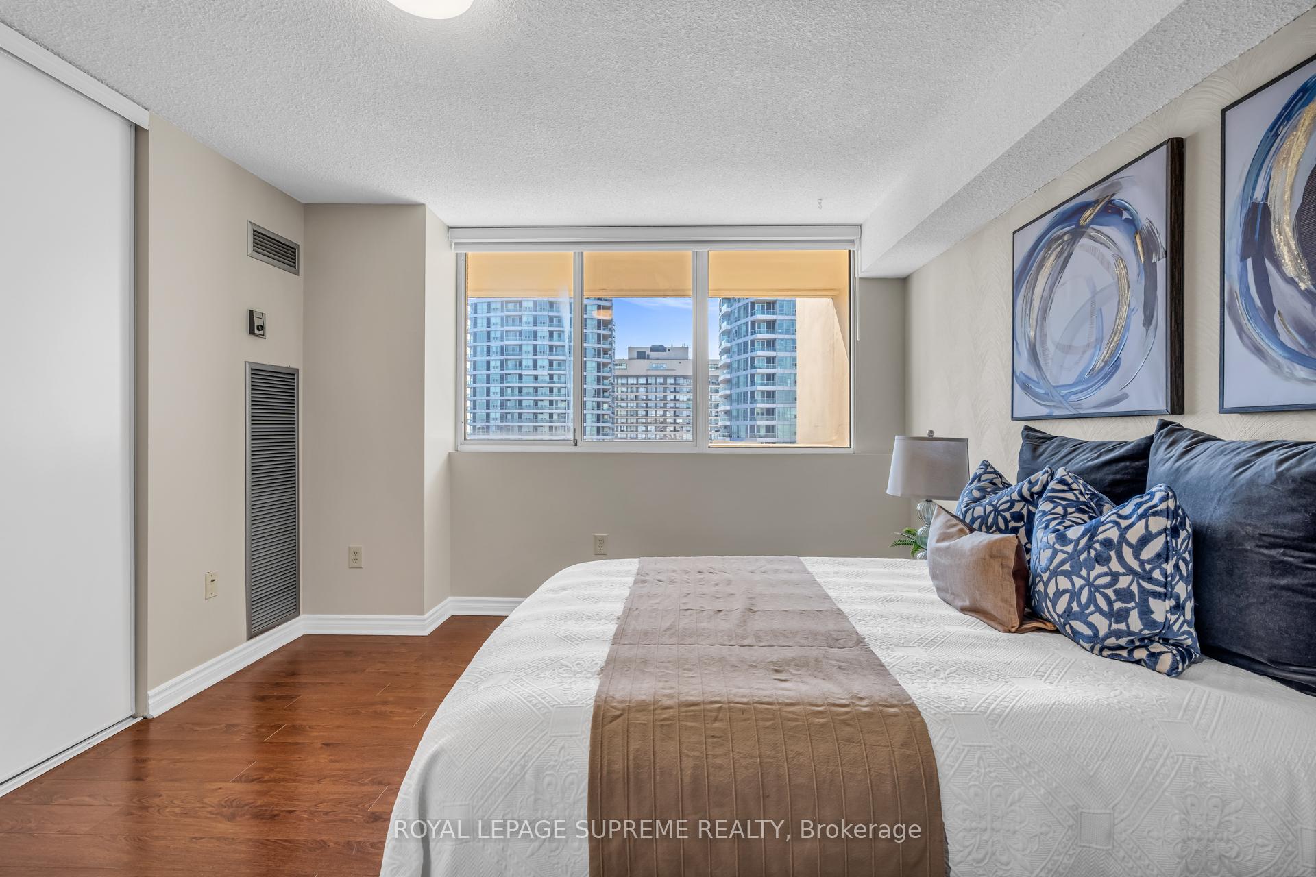 3590 Kaneff Crescent 1907