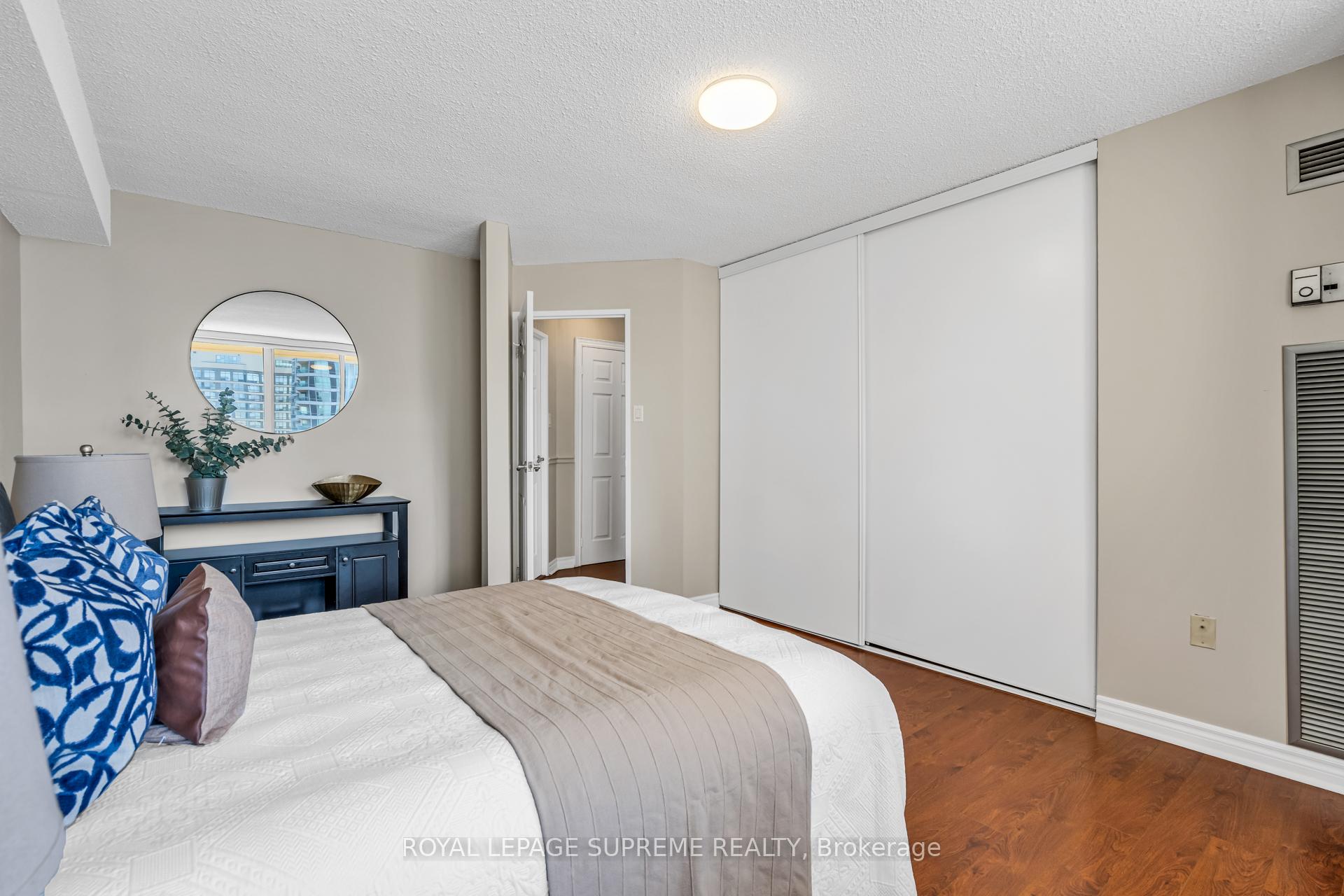 3590 Kaneff Crescent 1907