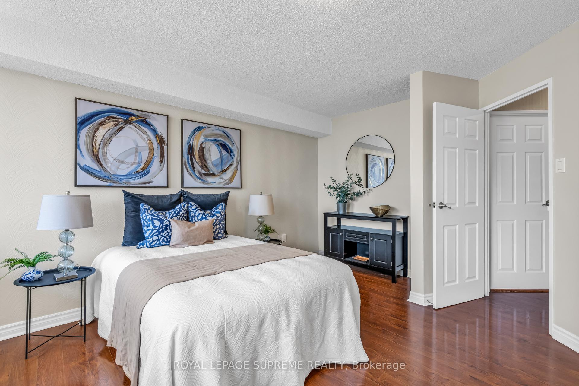 3590 Kaneff Crescent 1907