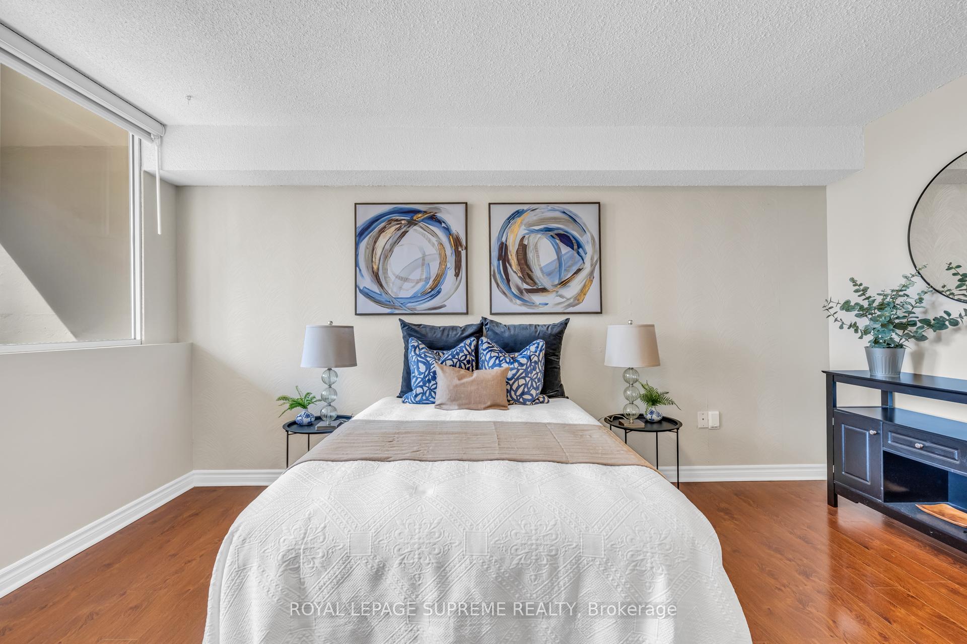 3590 Kaneff Crescent 1907