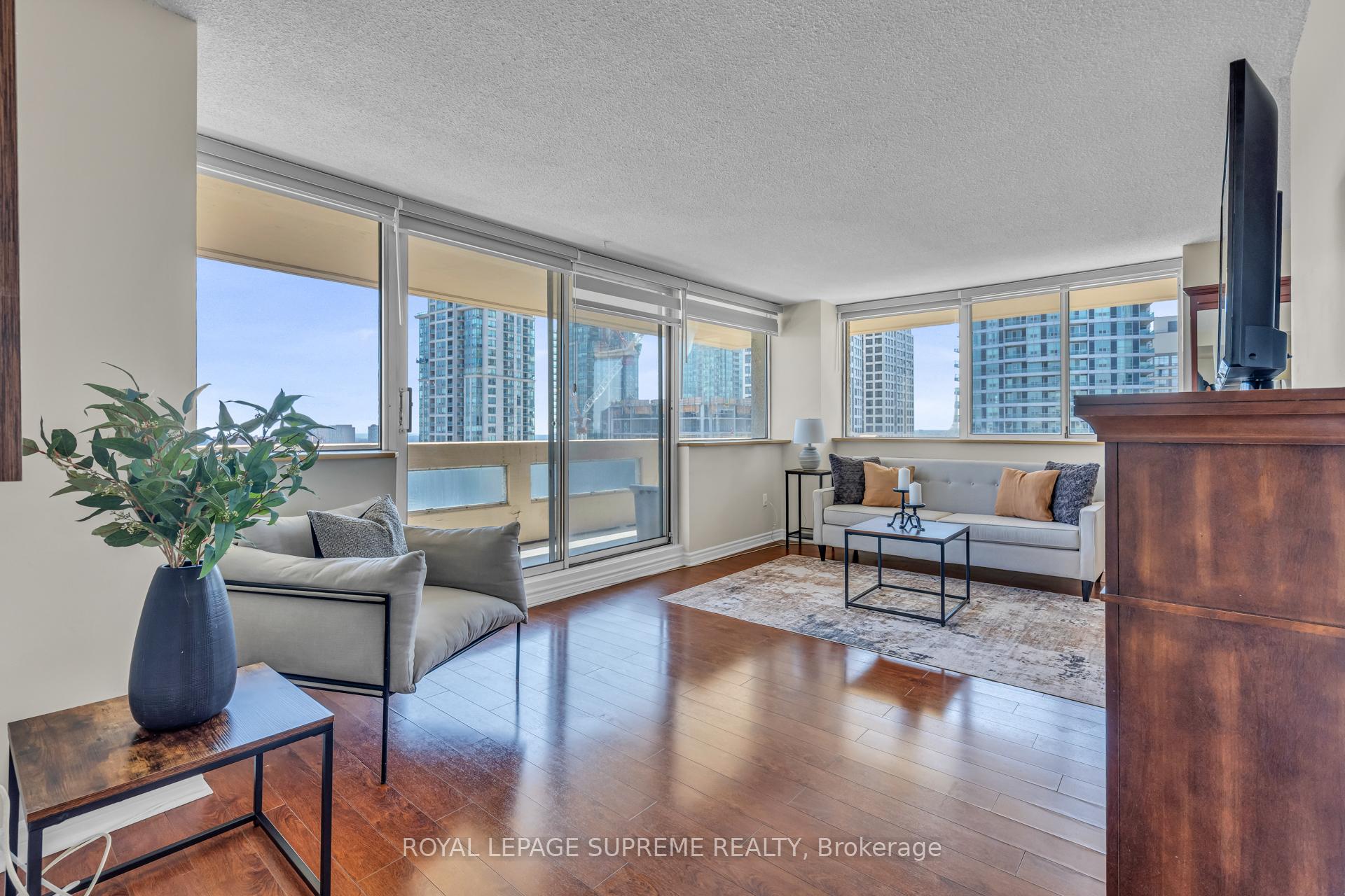 3590 Kaneff Crescent 1907