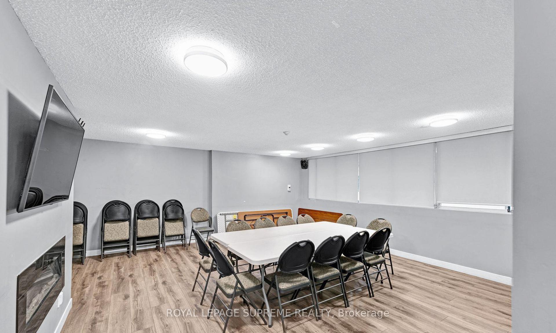 3590 Kaneff Crescent 1907