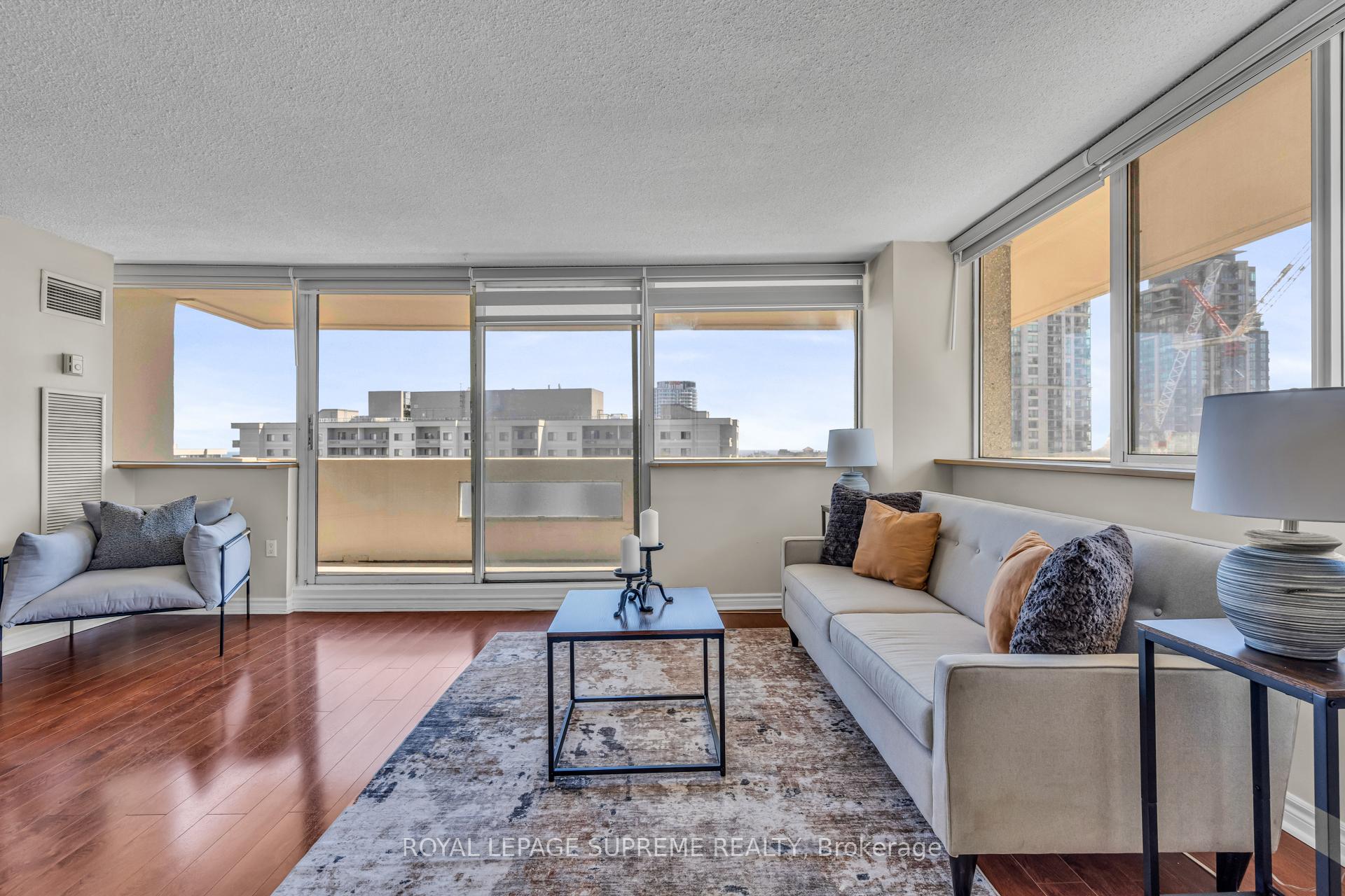 3590 Kaneff Crescent 1907