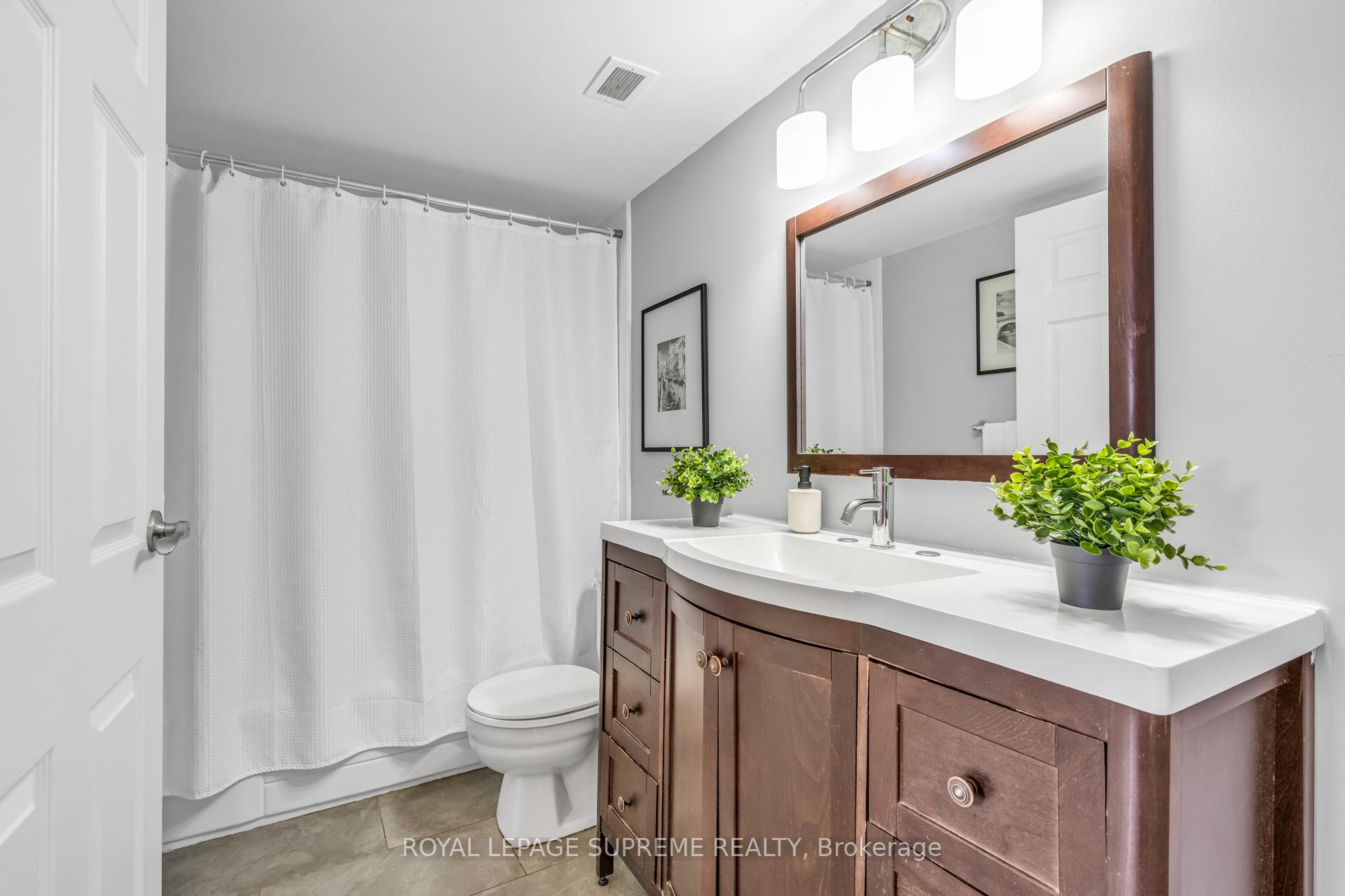 3590 Kaneff Crescent 1907