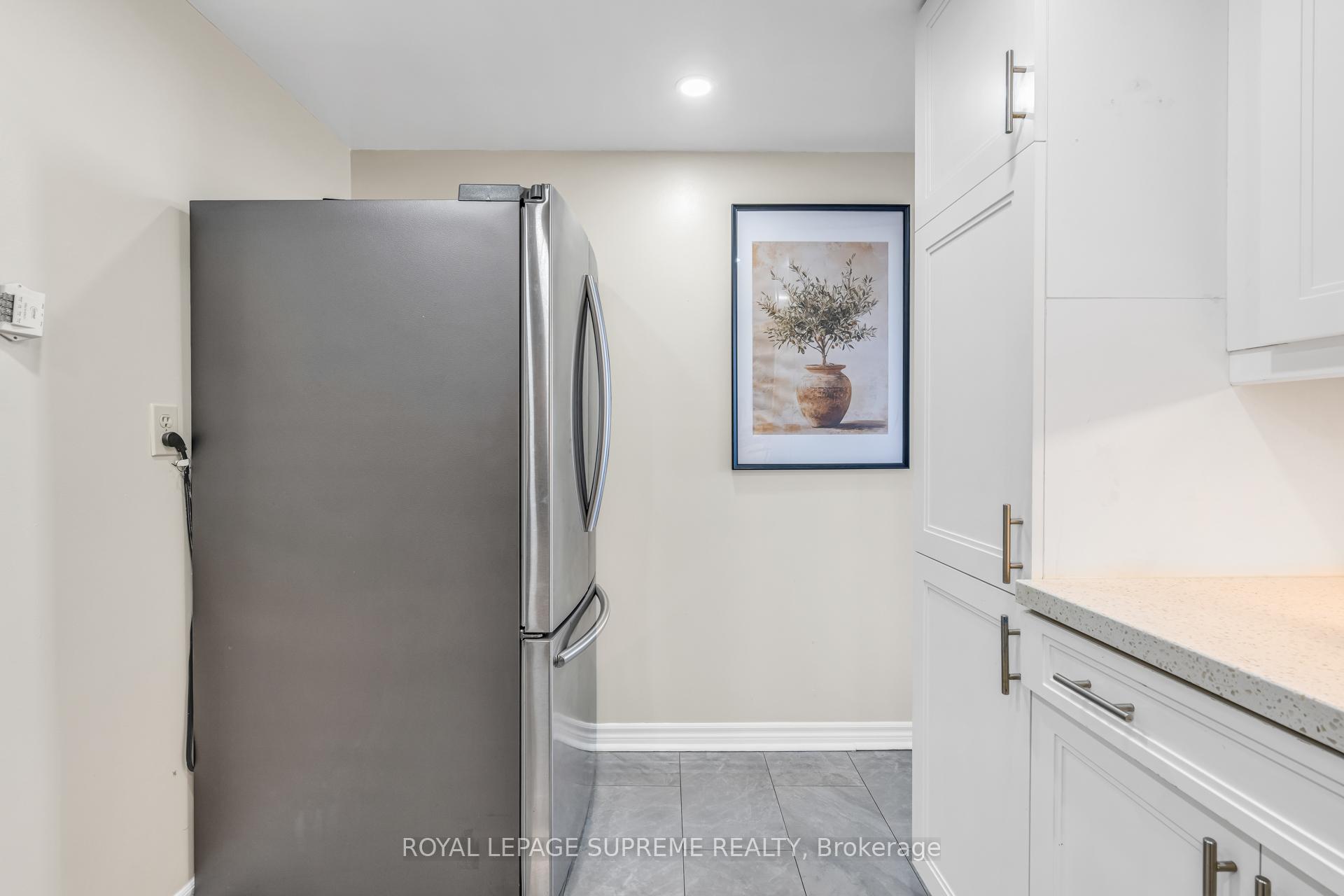 3590 Kaneff Crescent 1907