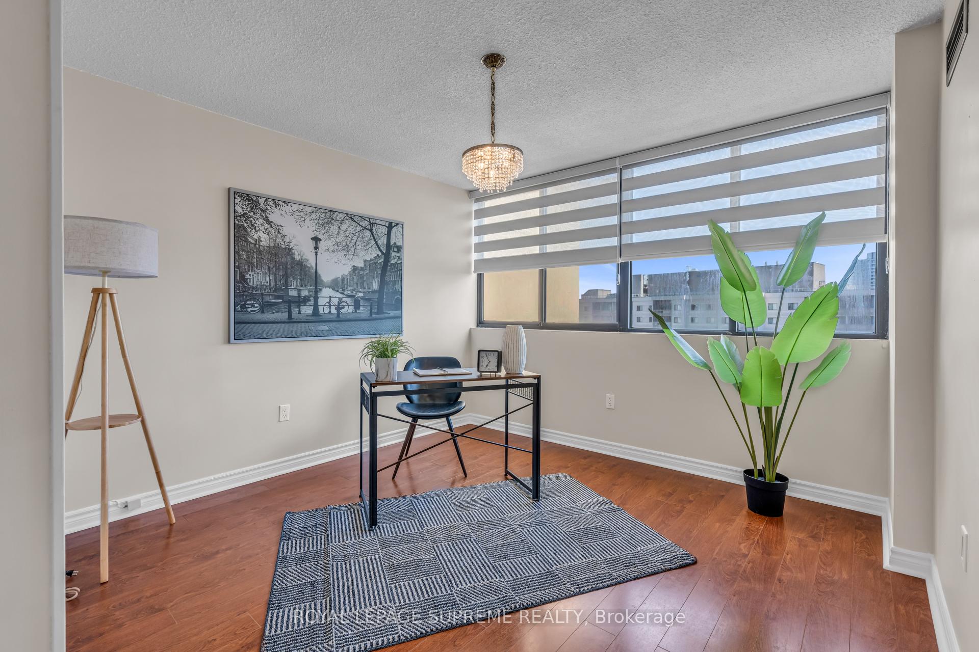 3590 Kaneff Crescent 1907