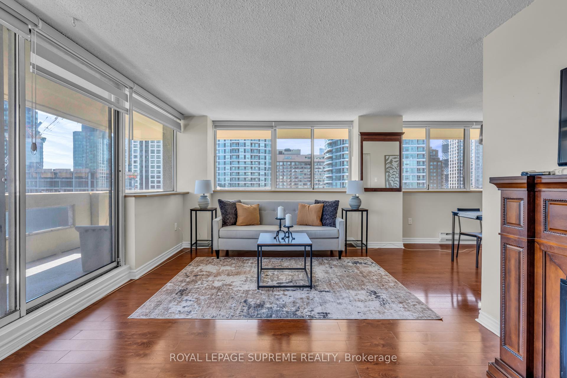 3590 Kaneff Crescent 1907