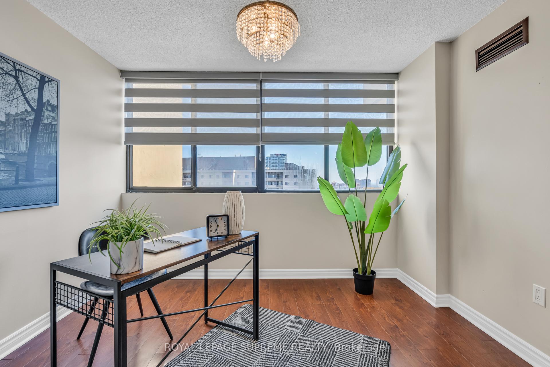 3590 Kaneff Crescent 1907