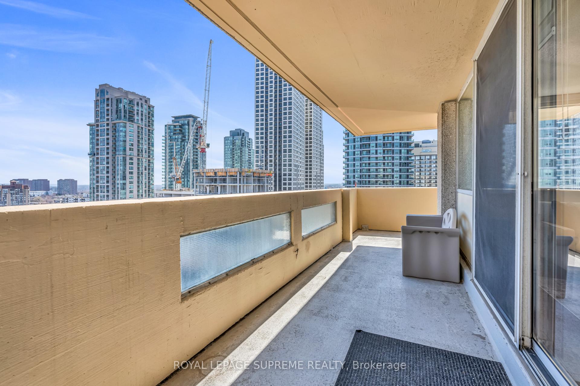 3590 Kaneff Crescent 1907