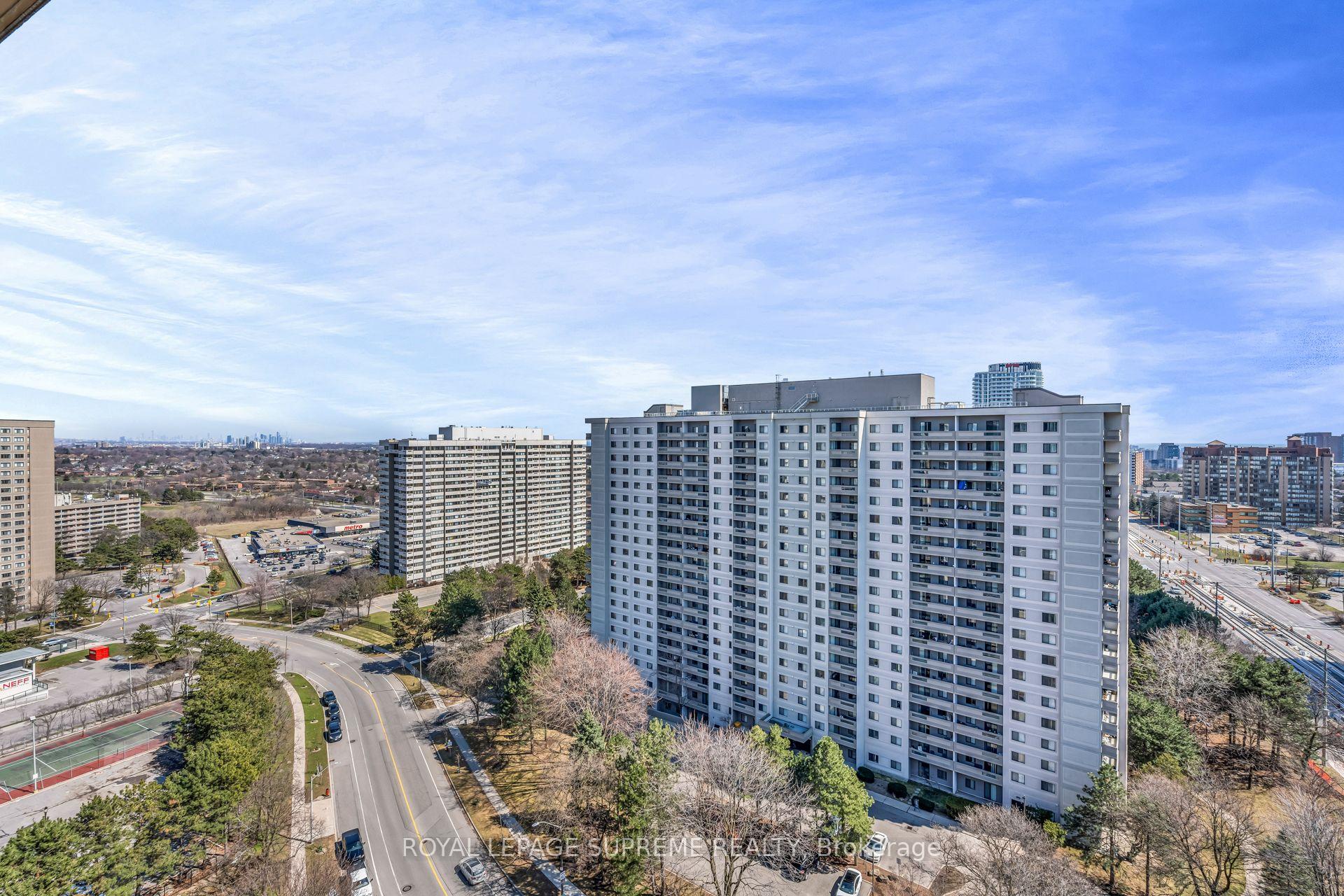 3590 Kaneff Crescent 1907