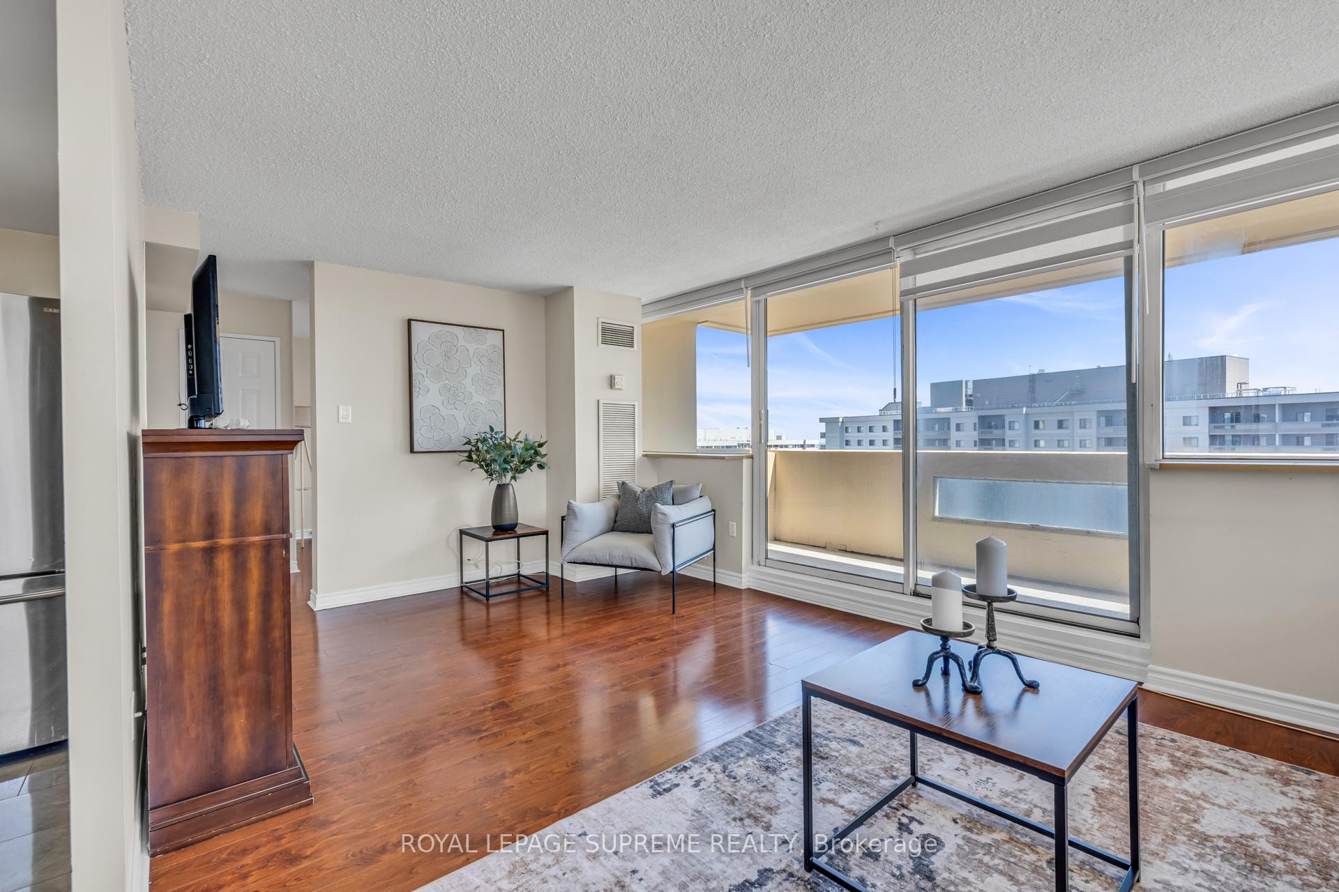 3590 Kaneff Crescent 1907