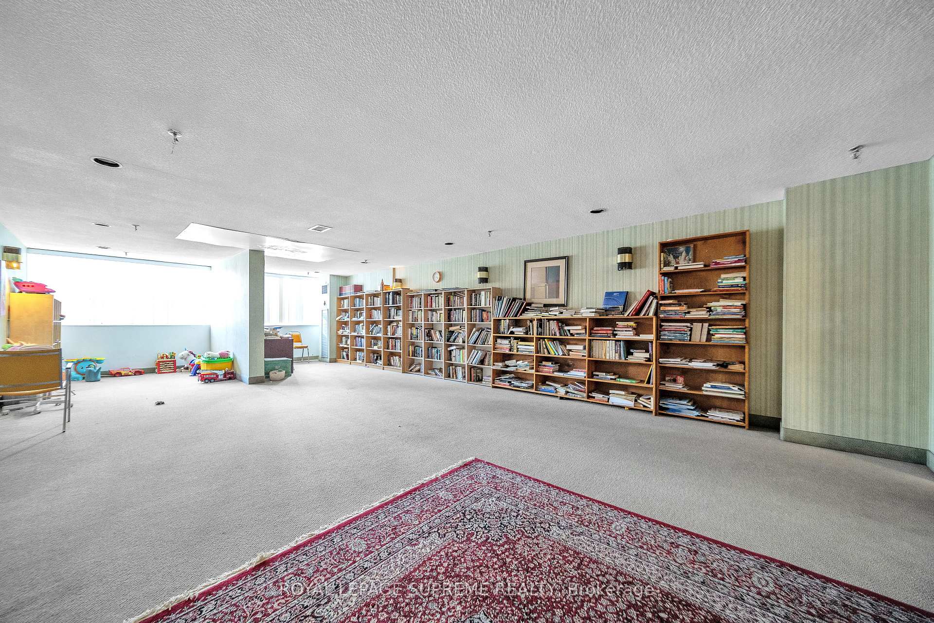 75 Emmett Avenue 910