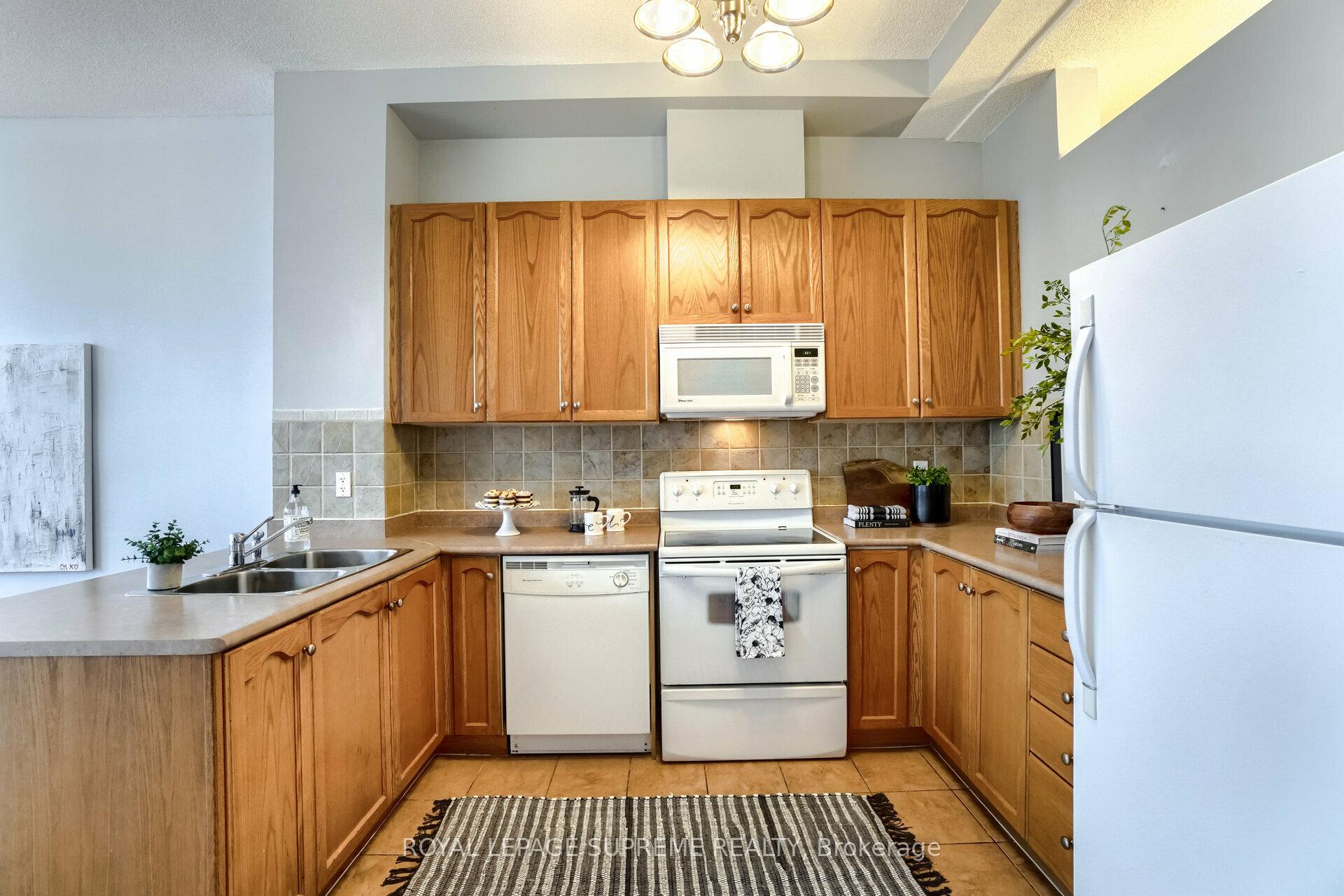 1600 Keele Street 605