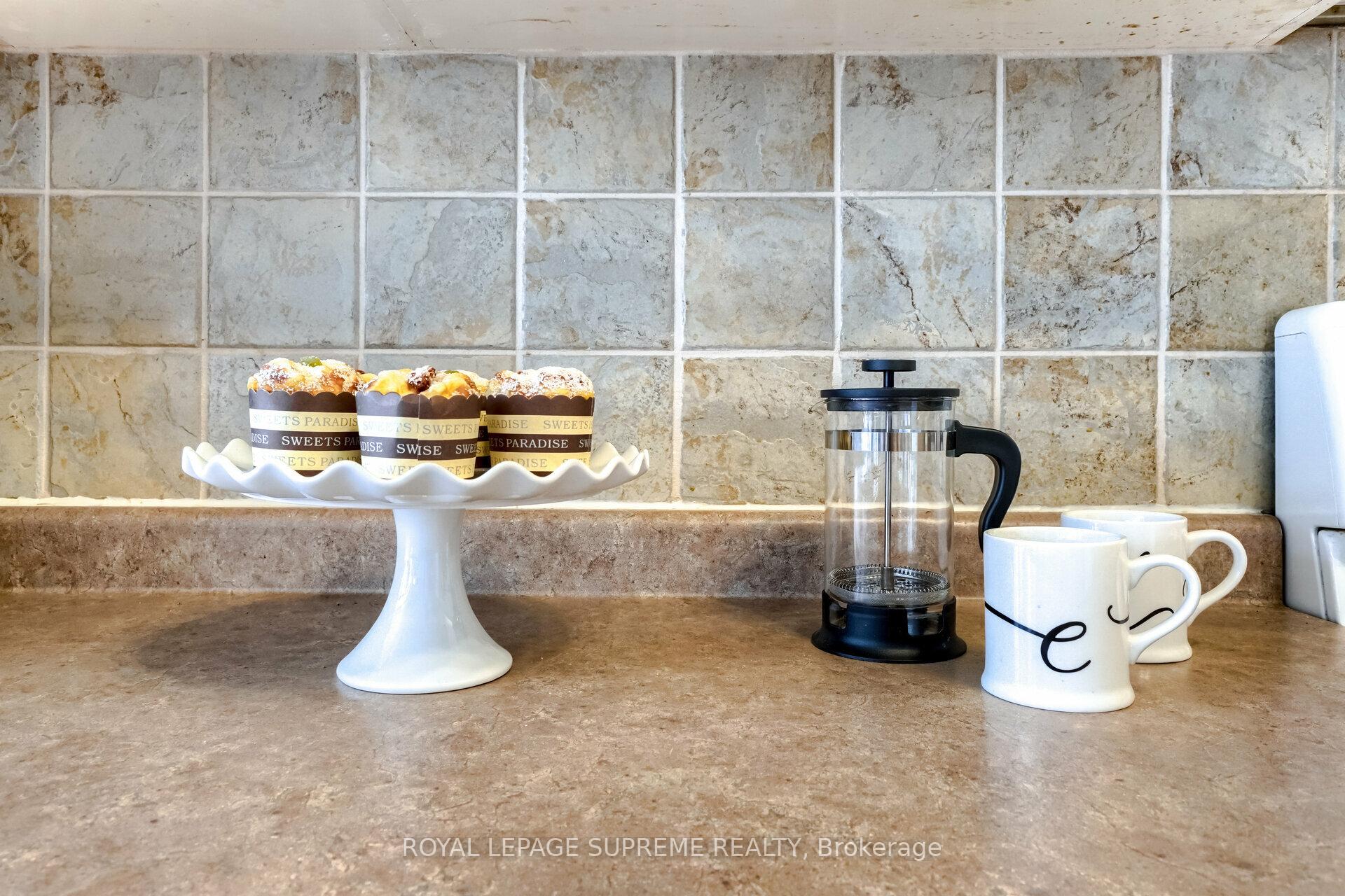 1600 Keele Street 605