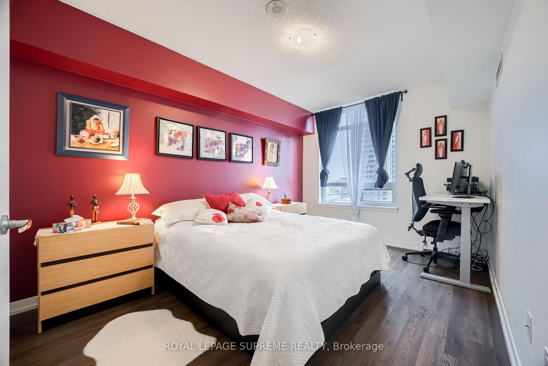 816 Lansdowne Avenue 805