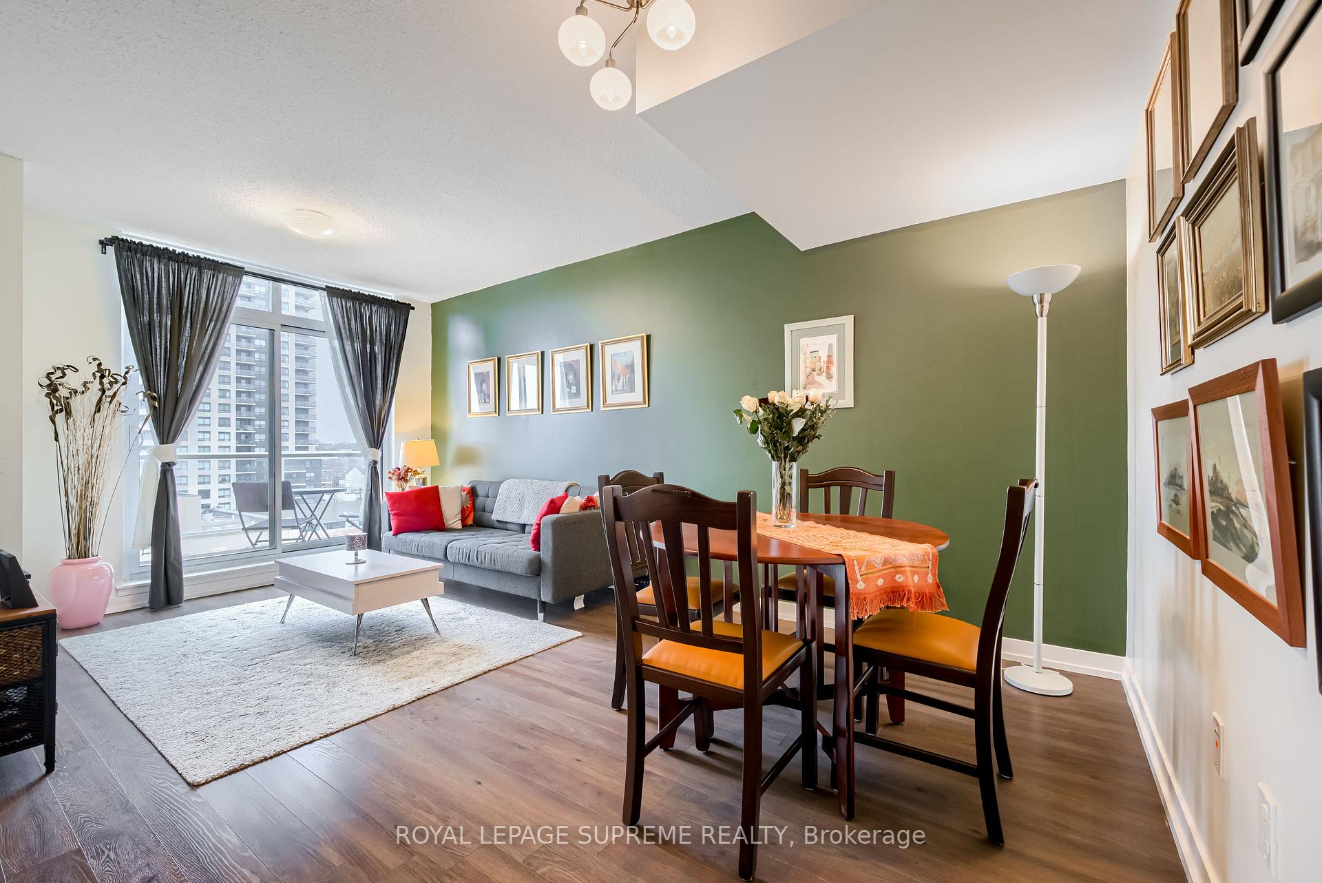 816 Lansdowne Avenue 805