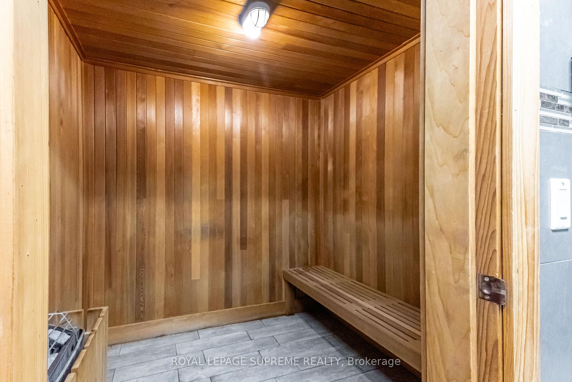816 Lansdowne Avenue 805