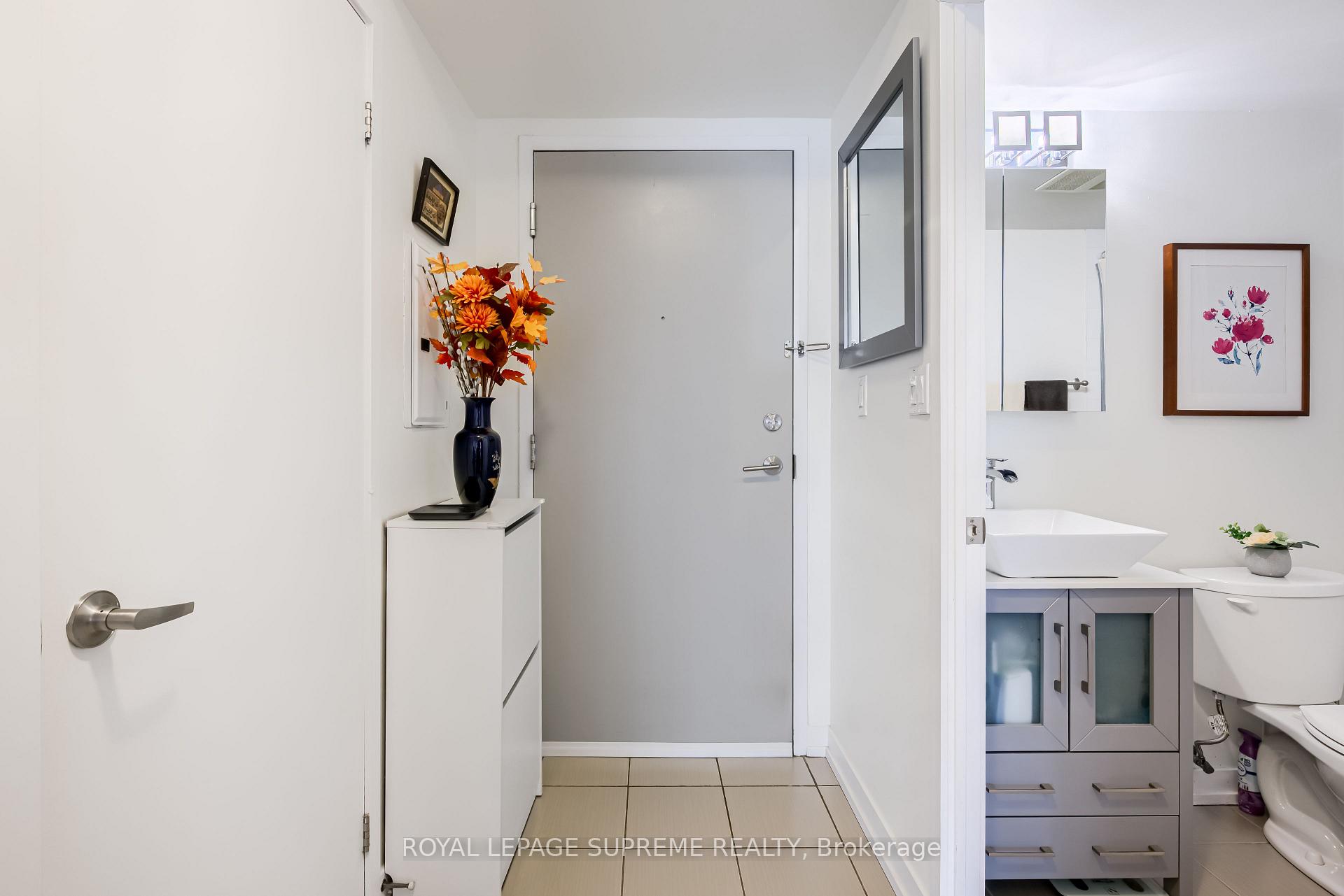 816 Lansdowne Avenue 805