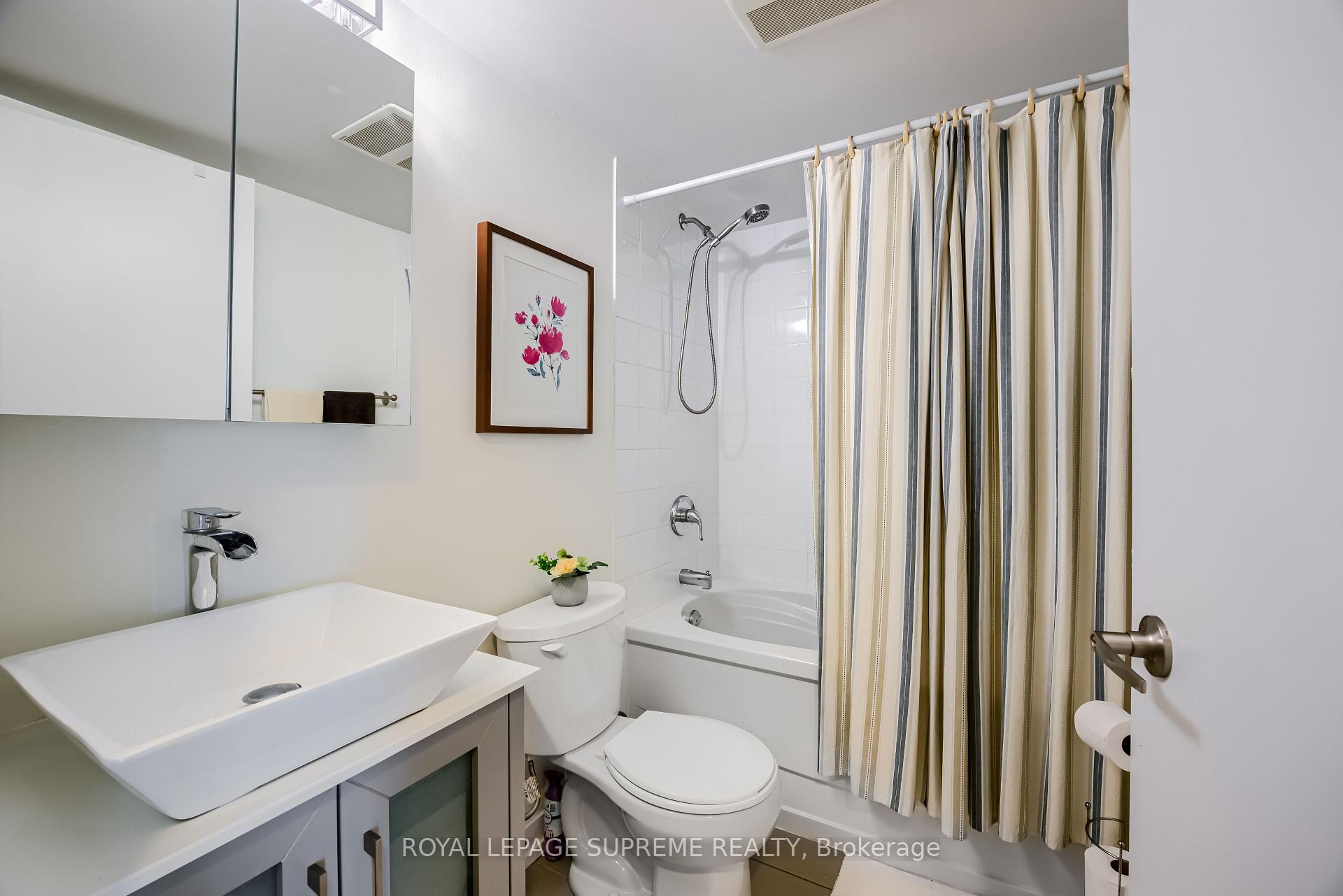 816 Lansdowne Avenue 805