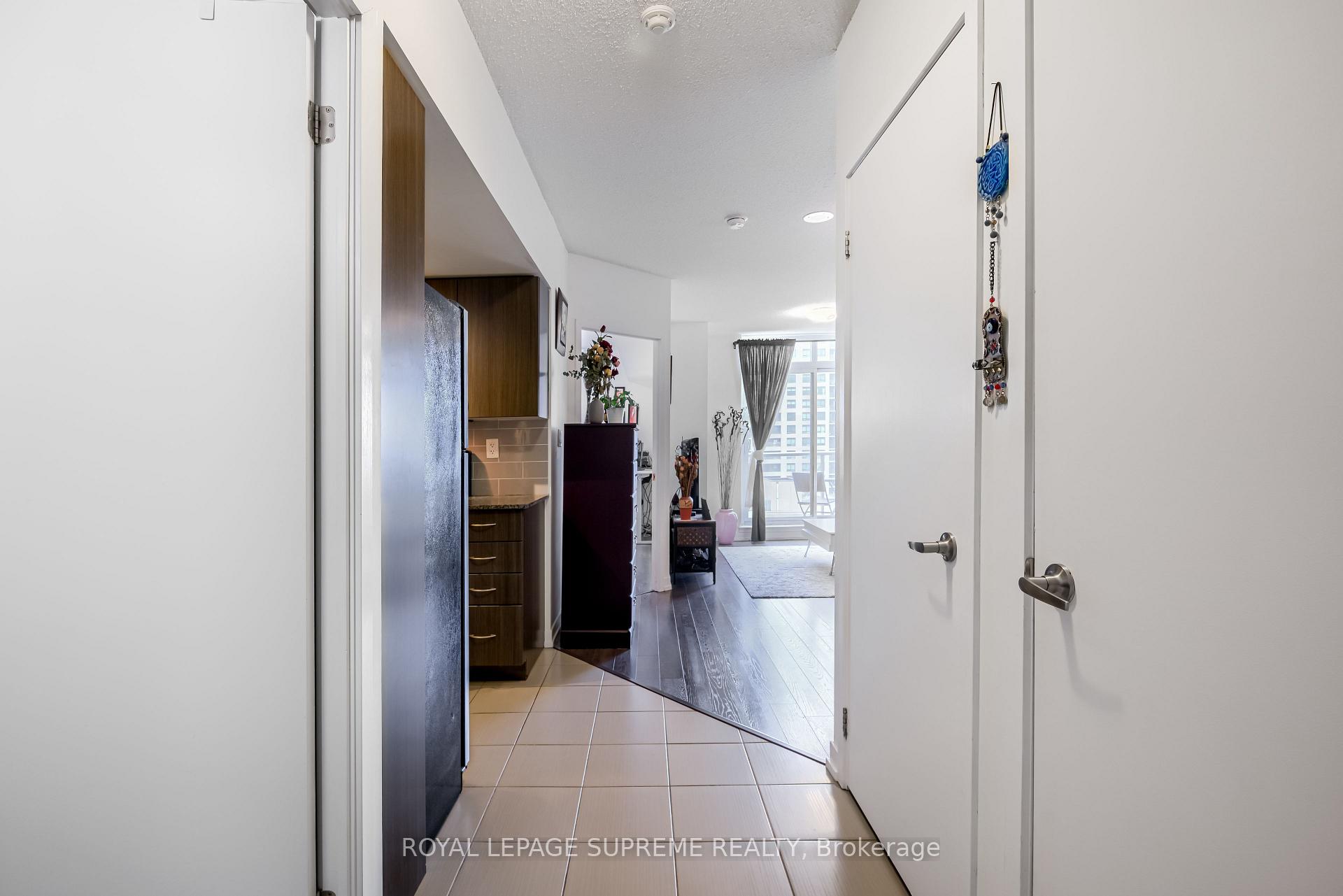 816 Lansdowne Avenue 805
