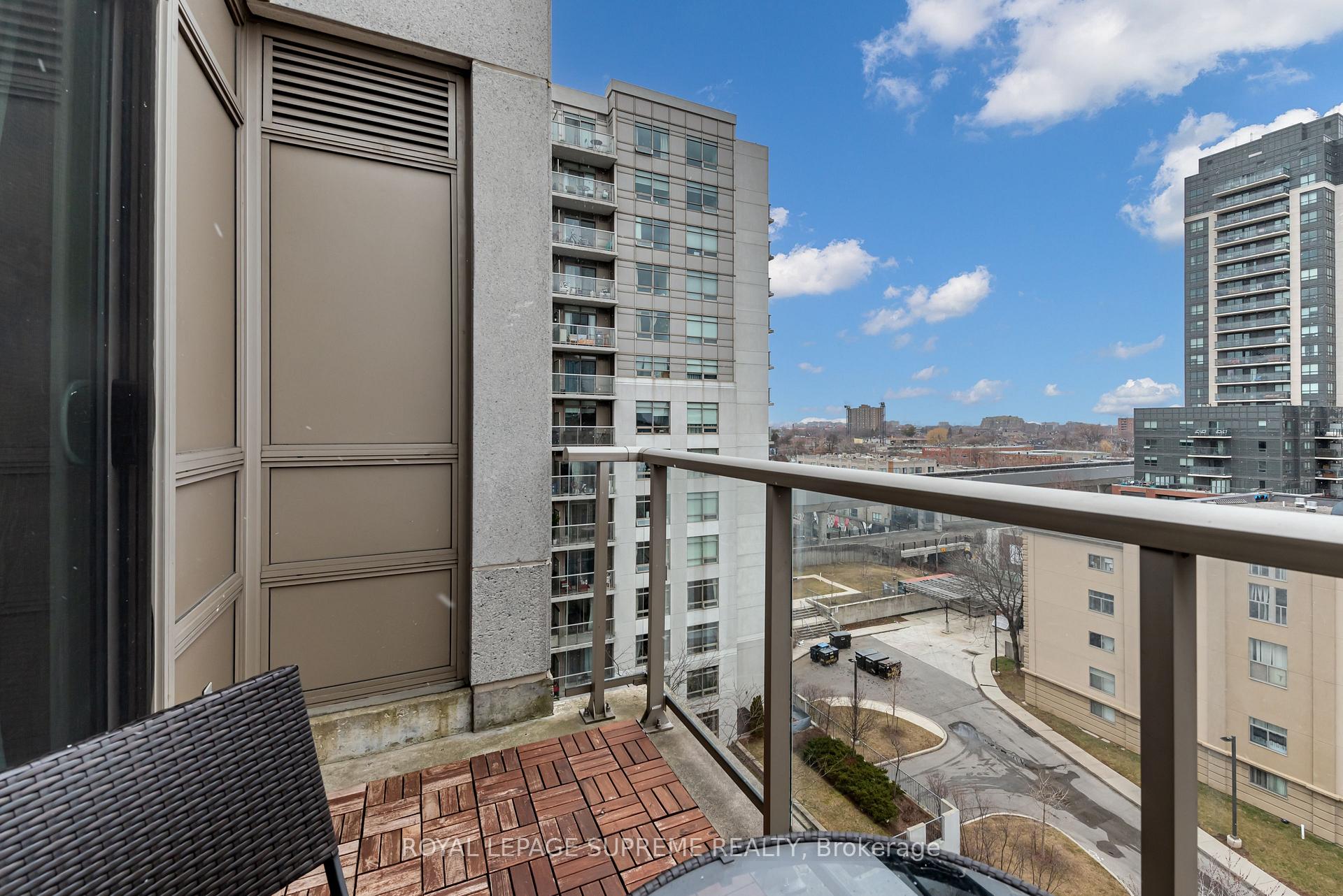 816 Lansdowne Avenue 805