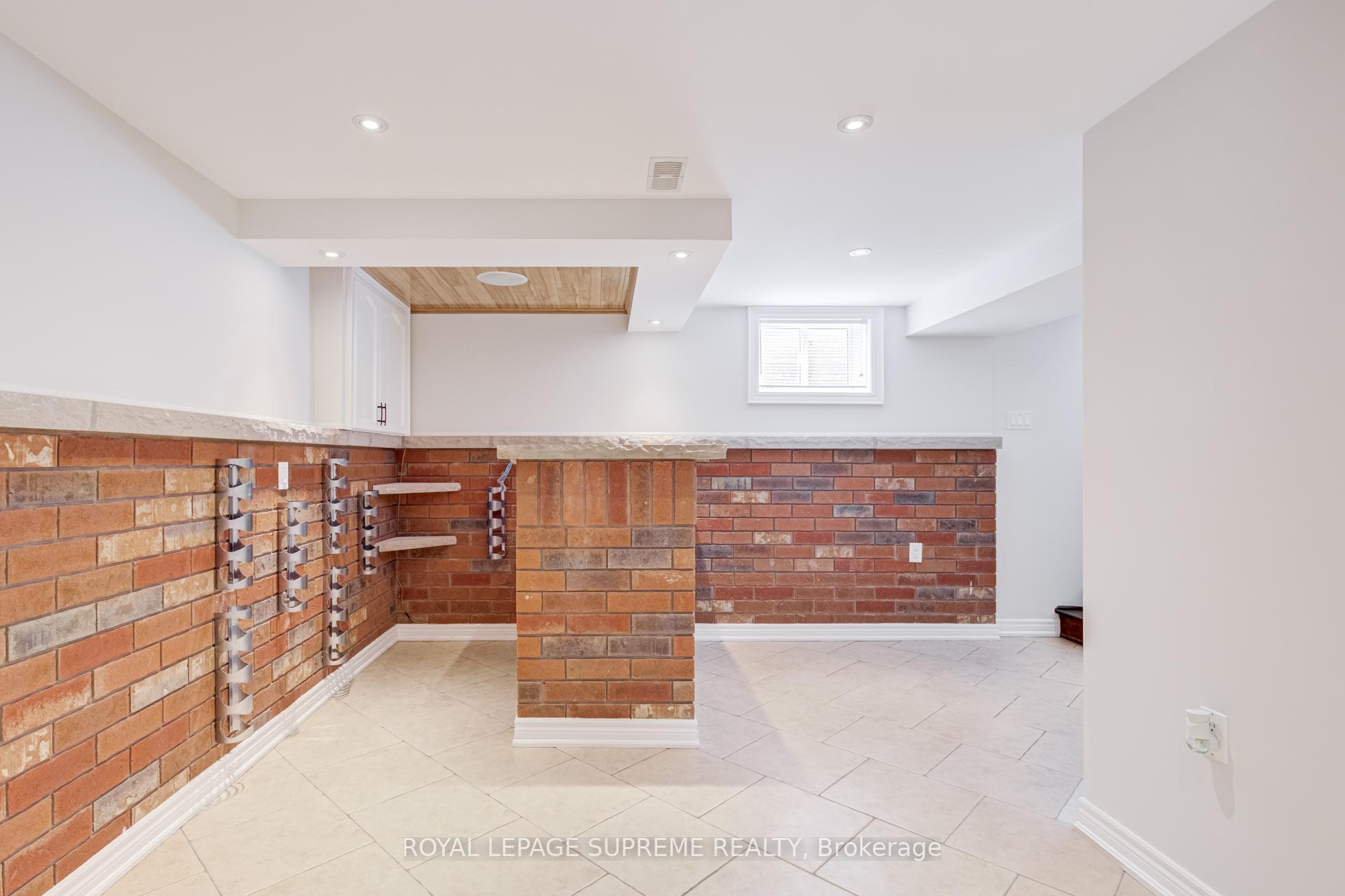 18 Fairweather Road