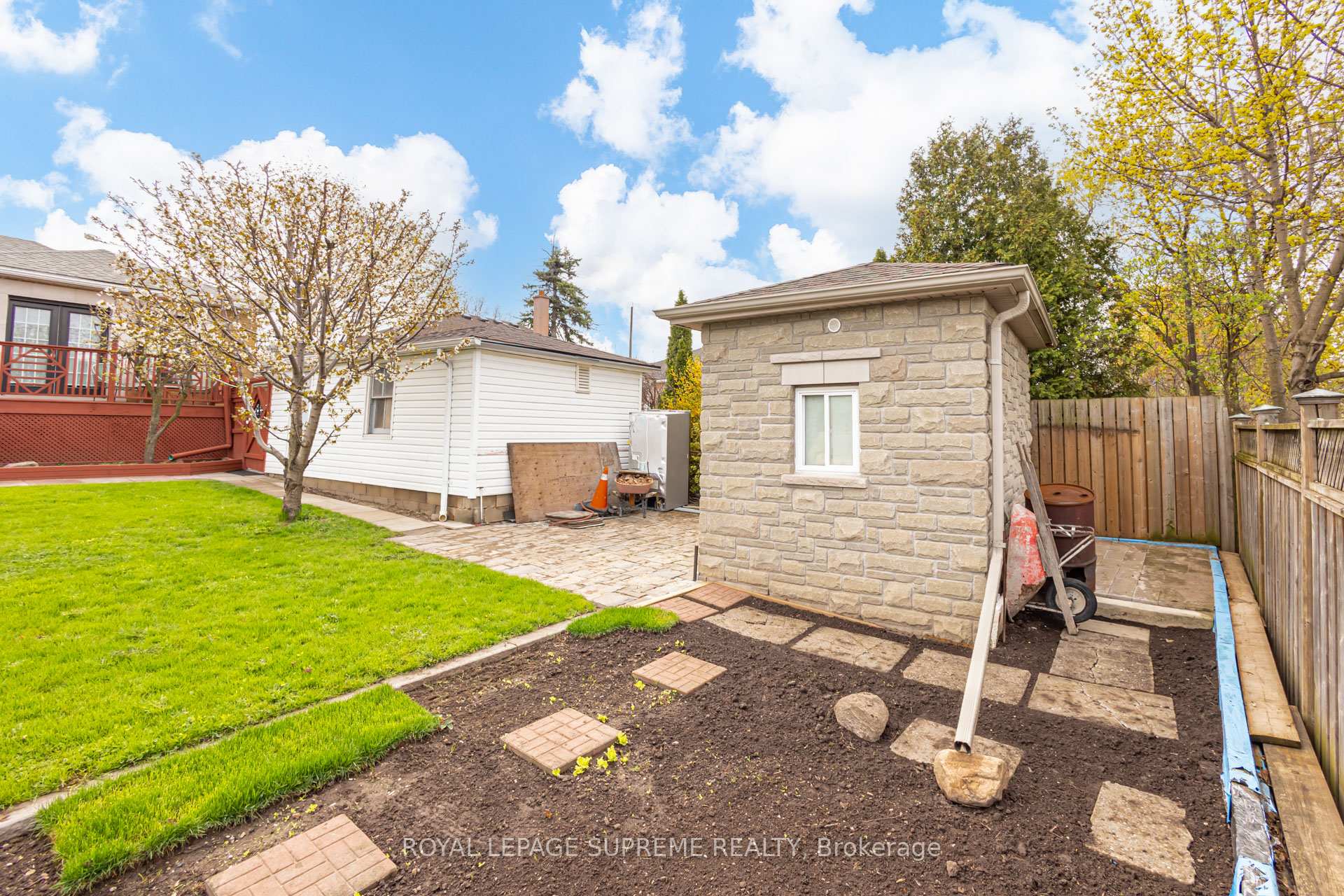 18 Fairweather Road
