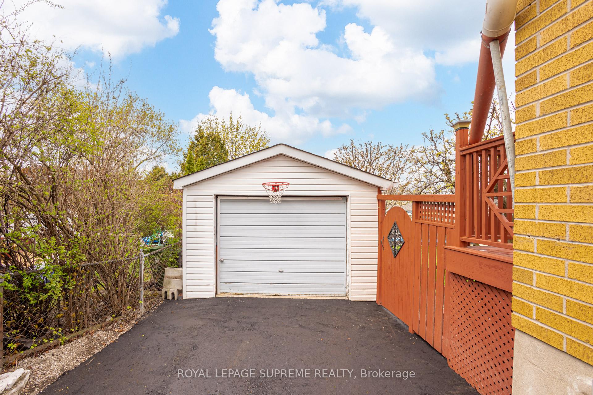 18 Fairweather Road