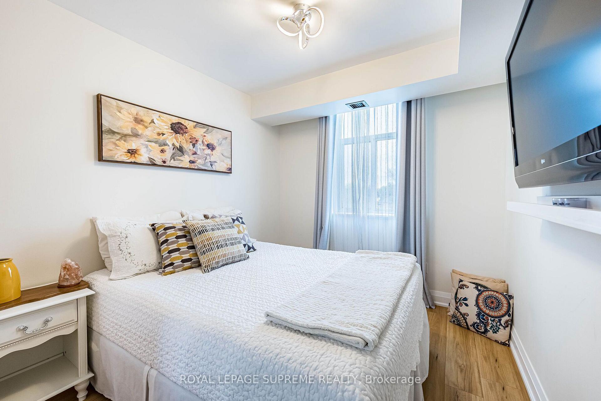 3559 Eglinton Avenue W 409
