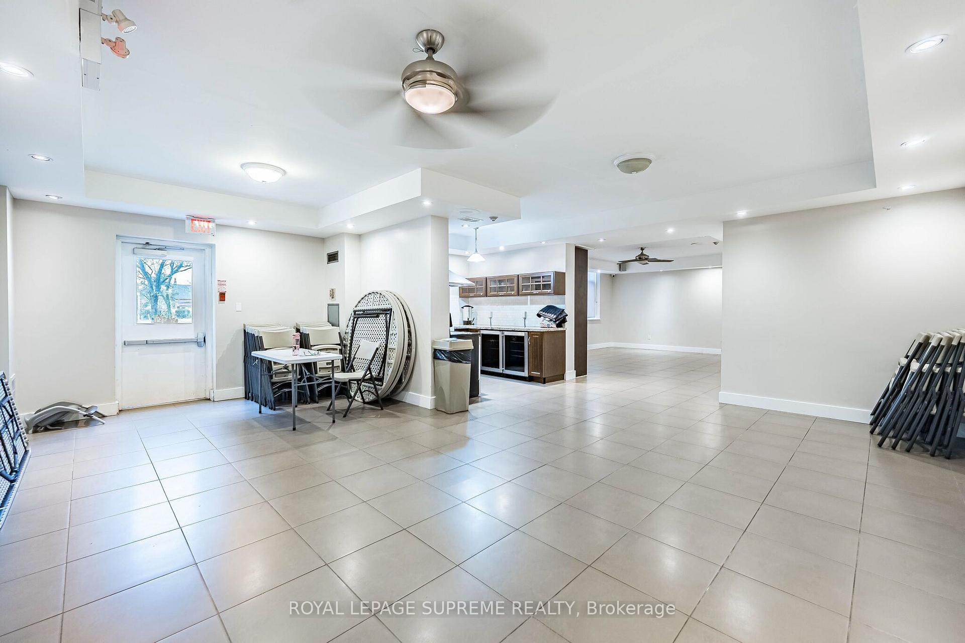 3559 Eglinton Avenue W 409