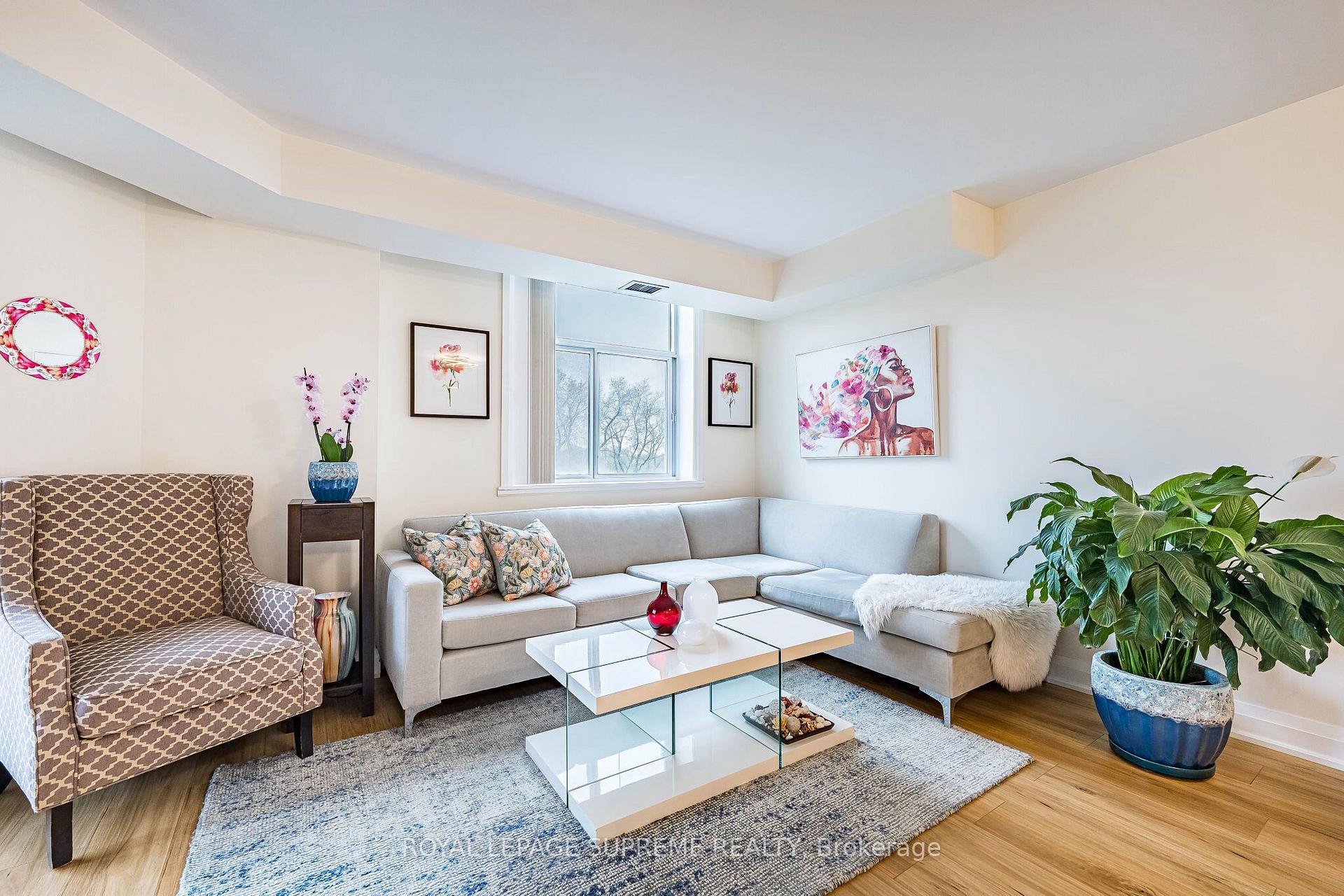 3559 Eglinton Avenue W 409