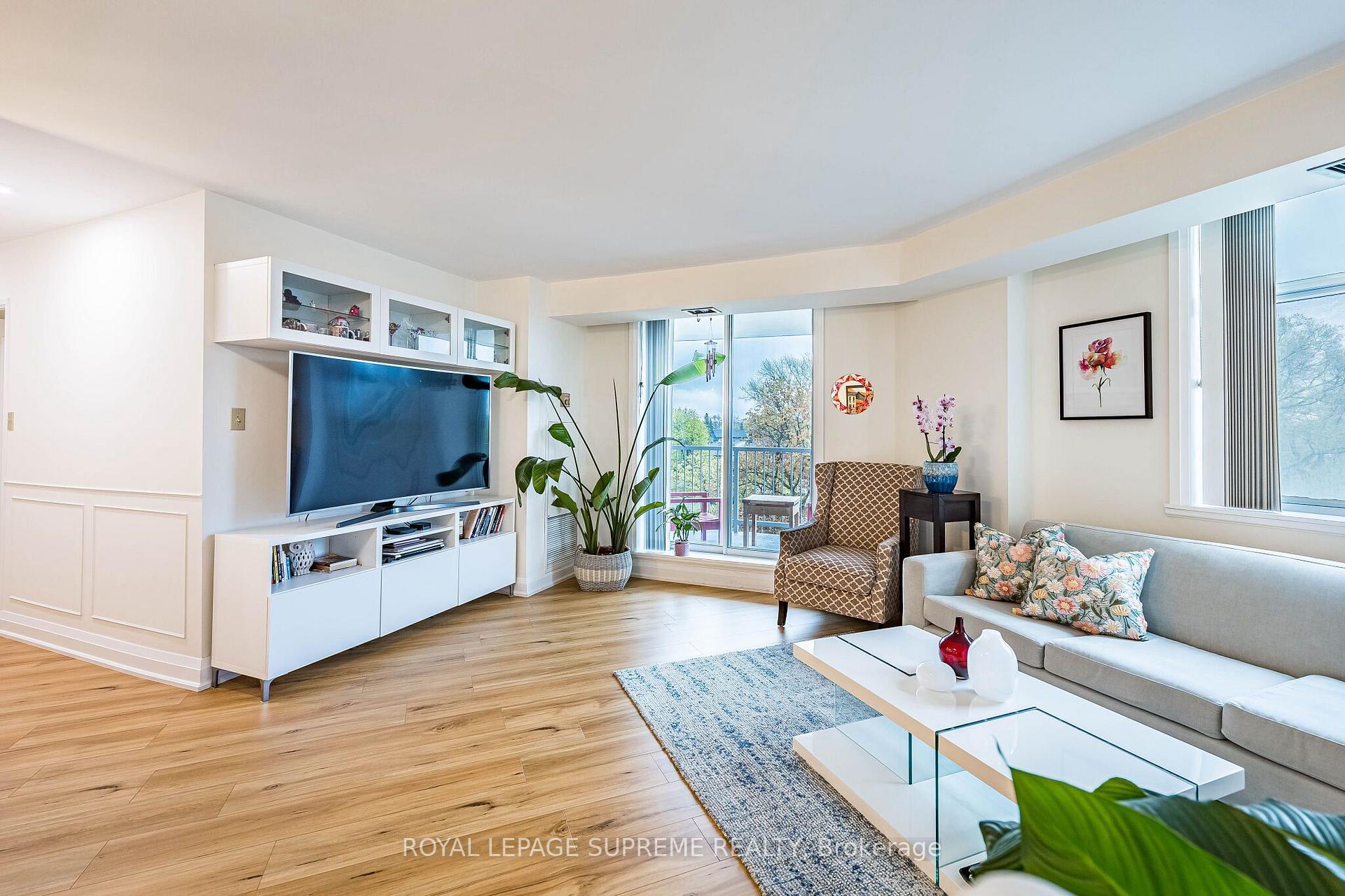 3559 Eglinton Avenue W 409